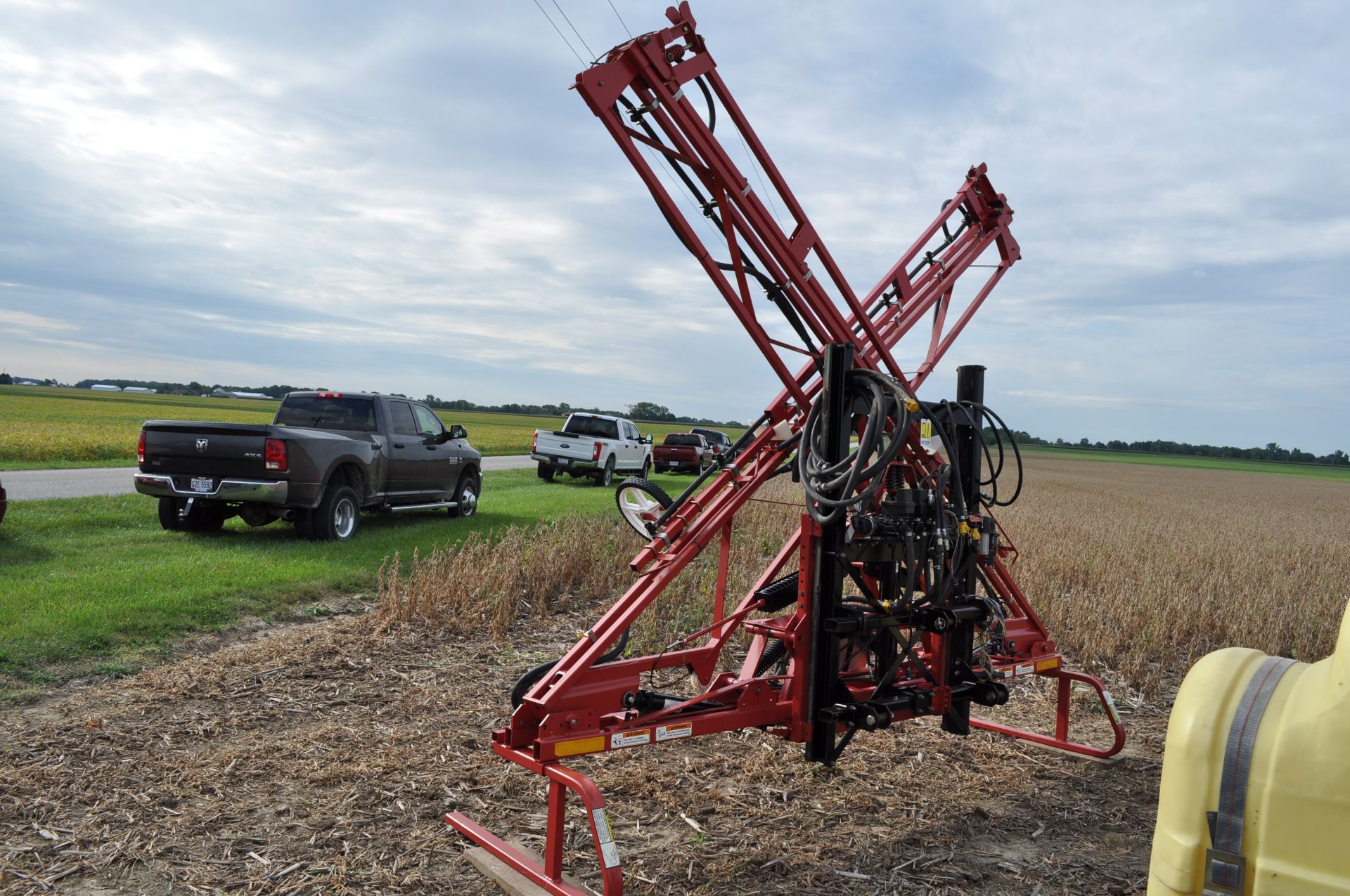 60’ Century spray boom, 3 pt, 20” spacing, 3 electric sections, hyd fold, Micro track, Spray Mate