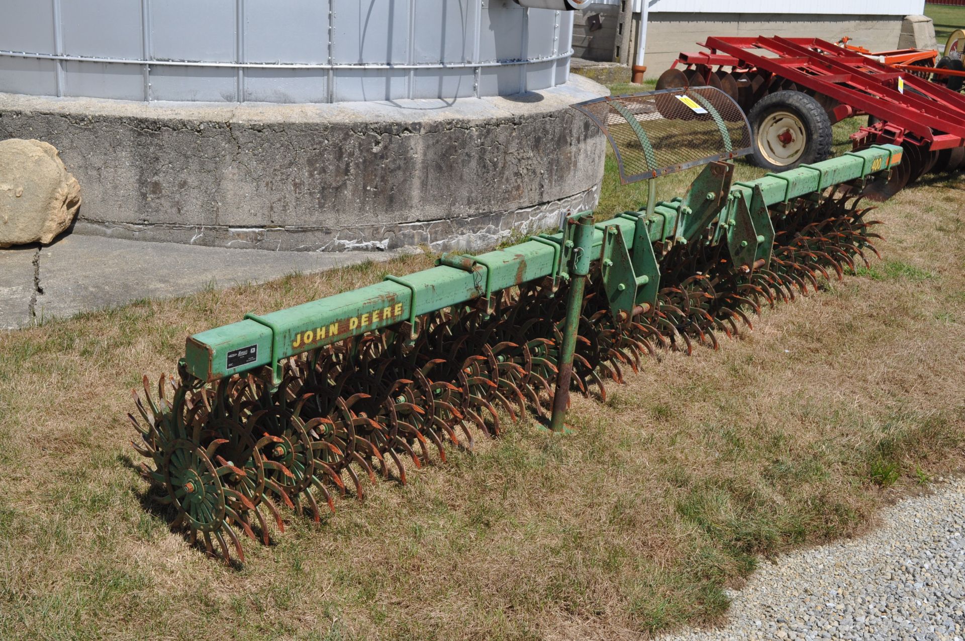 15’ John Deere rotary hoe 400, 3 pt, rock guard