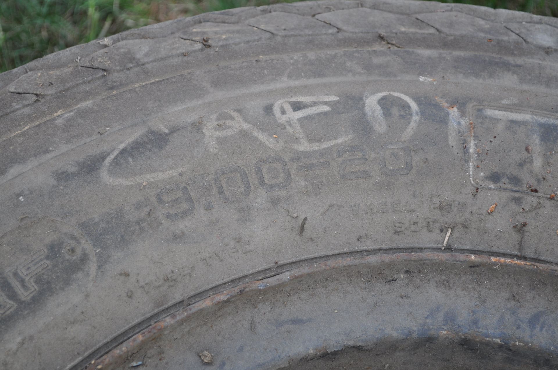 9.00-20 tire and dayton rim - Image 2 of 3