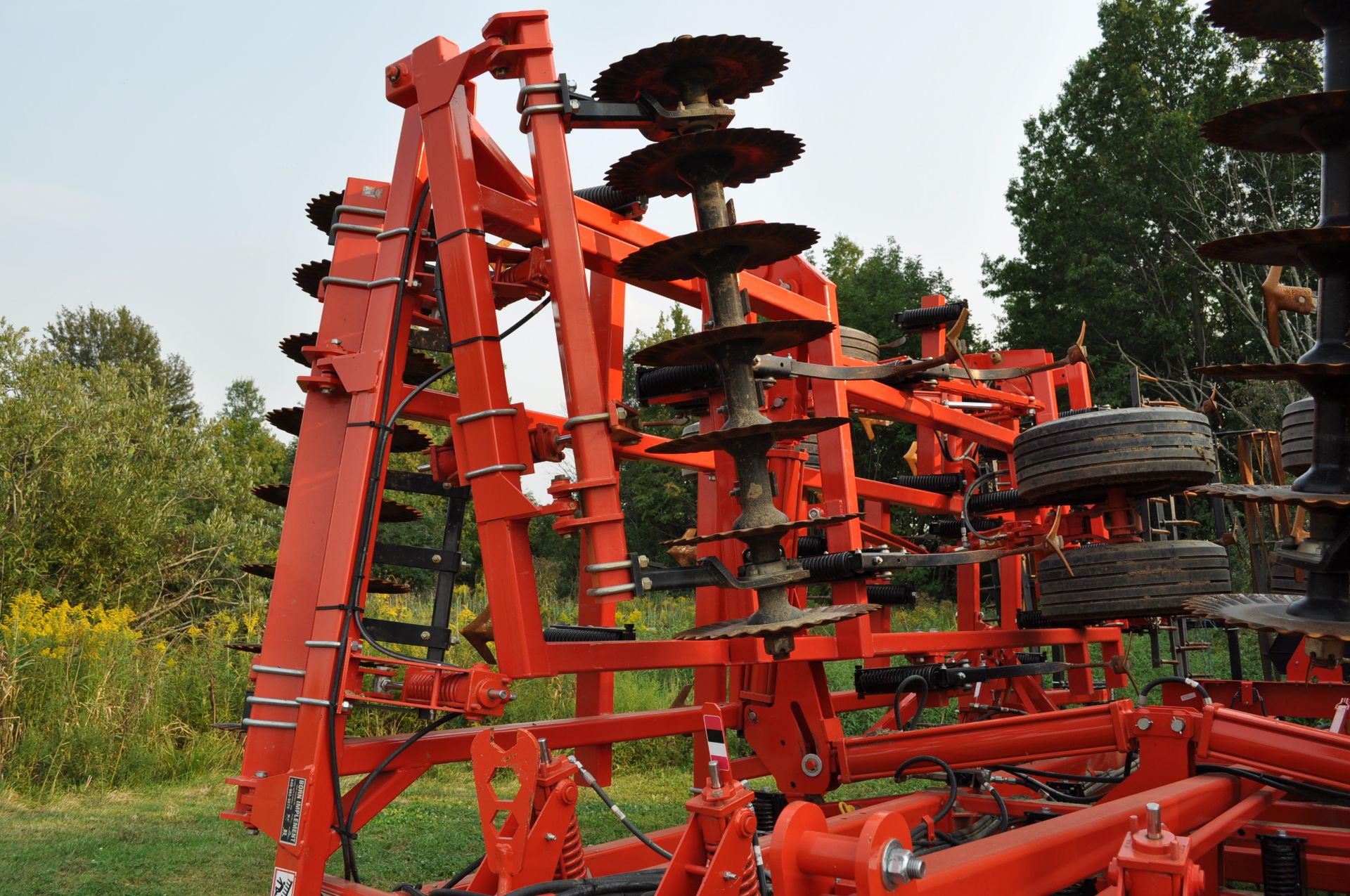 2019 36’ Kuhn Krause Landsman 6205 soil finisher, hyd double fold, front Excalibur blades - Image 10 of 23