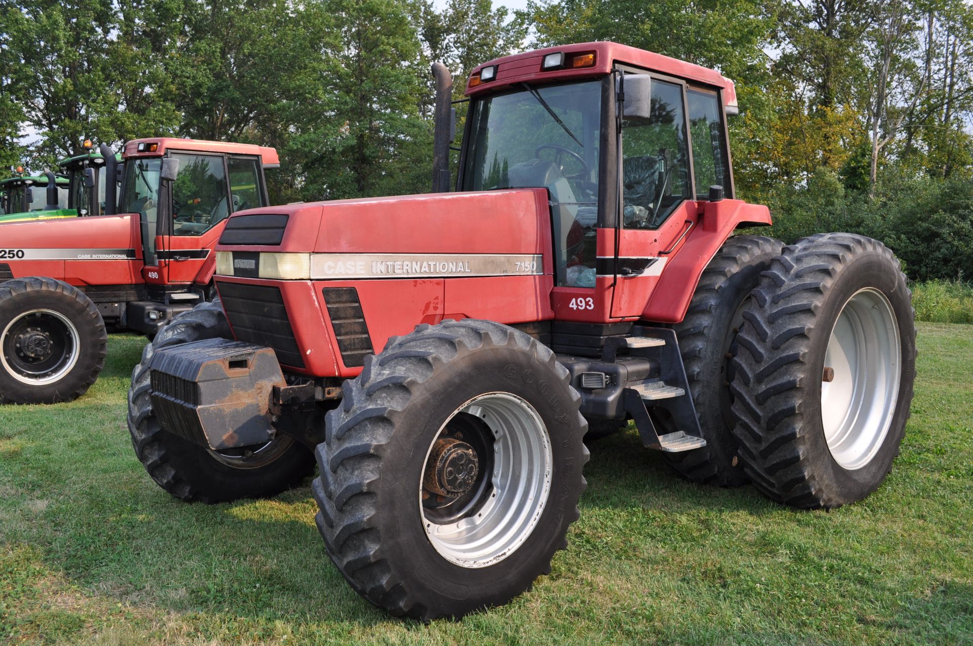 Case IH 7150 tractor, MFWD, C/H/A, 18.4R46 rear duals, 16.9R30 front, 18F 4R powershift