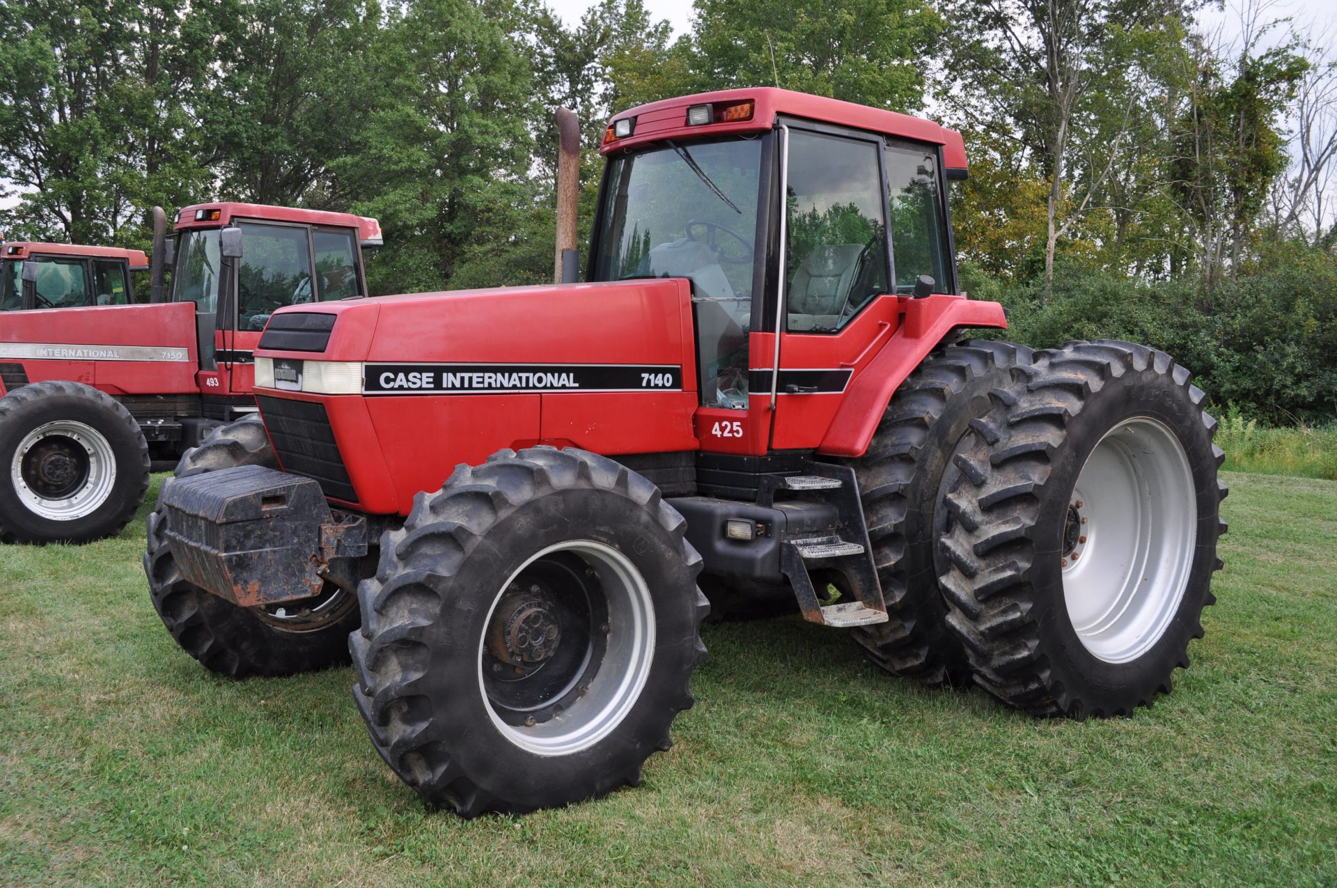 Case IH 7140 tractor, MFWD, C/H/A, 480/80R46 rear duals, 420/90R30 front, 18F 4R powershift
