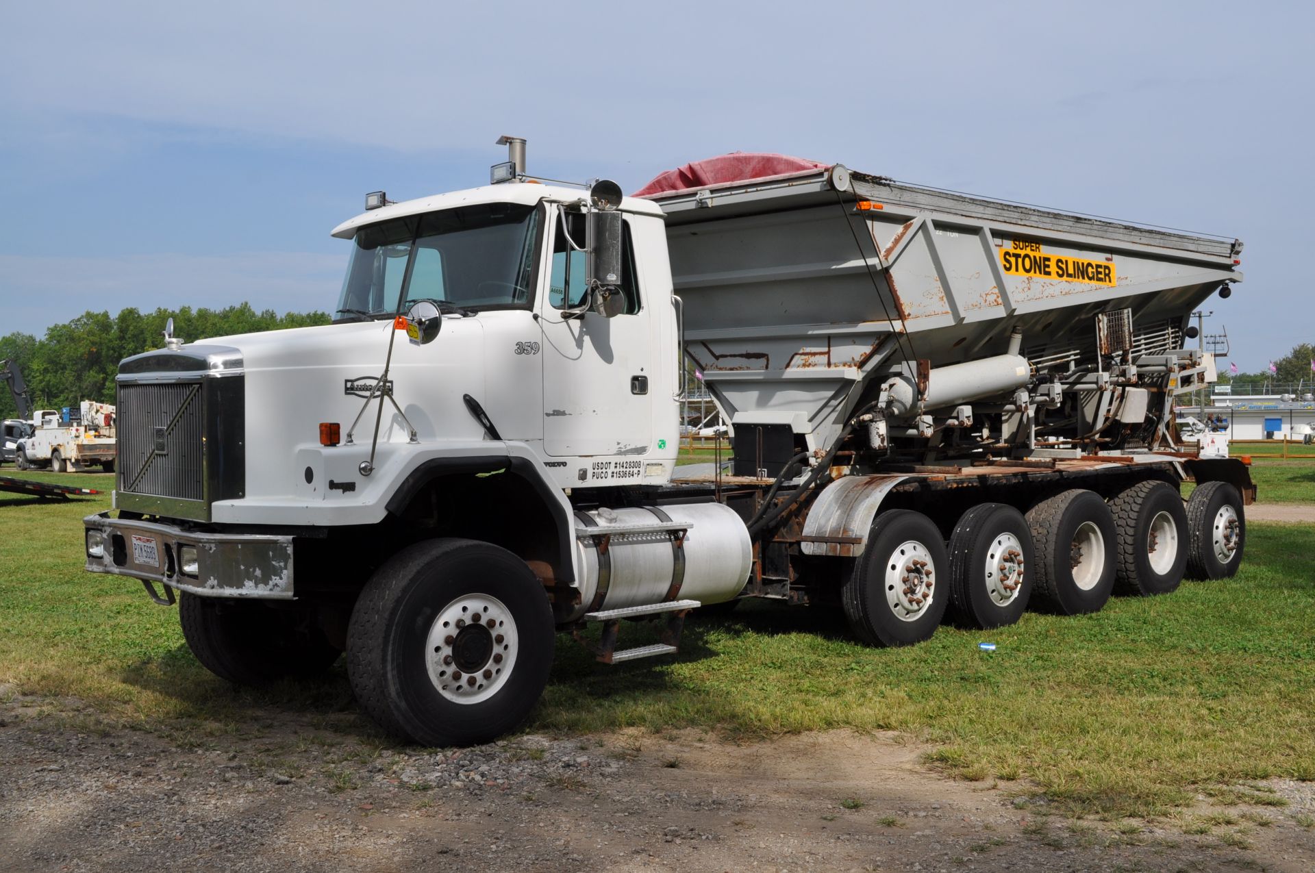 2000 Volvo / Autocar truck, 6x6, Cummins ISM, Allison HT-740D automatic trans, twin screw, diff lock