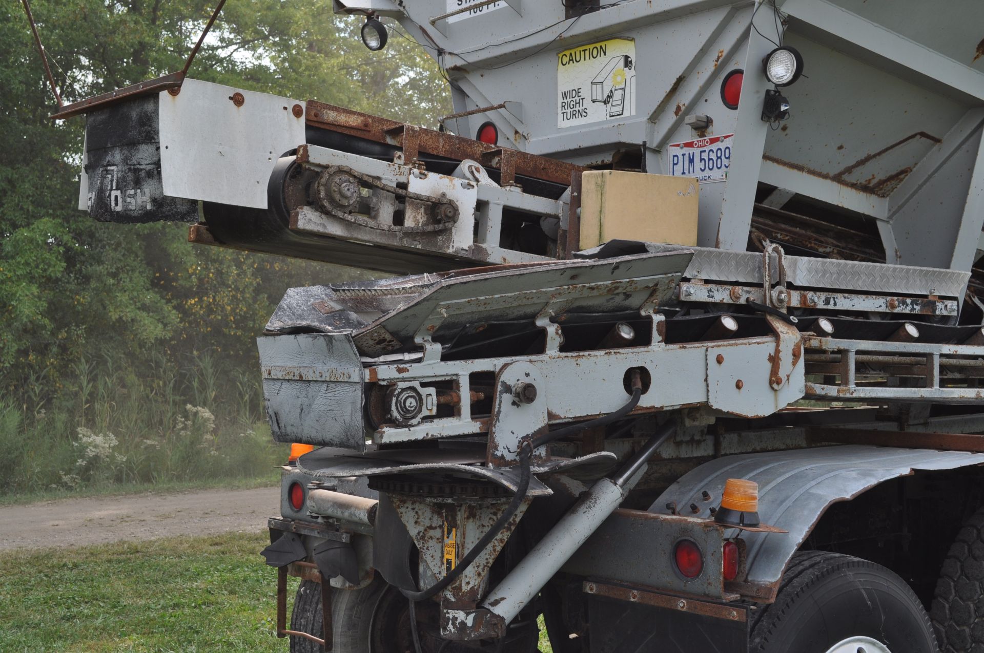 2000 Volvo / Autocar truck, 6x6, Cummins ISM, Allison HT-740D automatic trans, twin screw, diff lock - Image 27 of 56