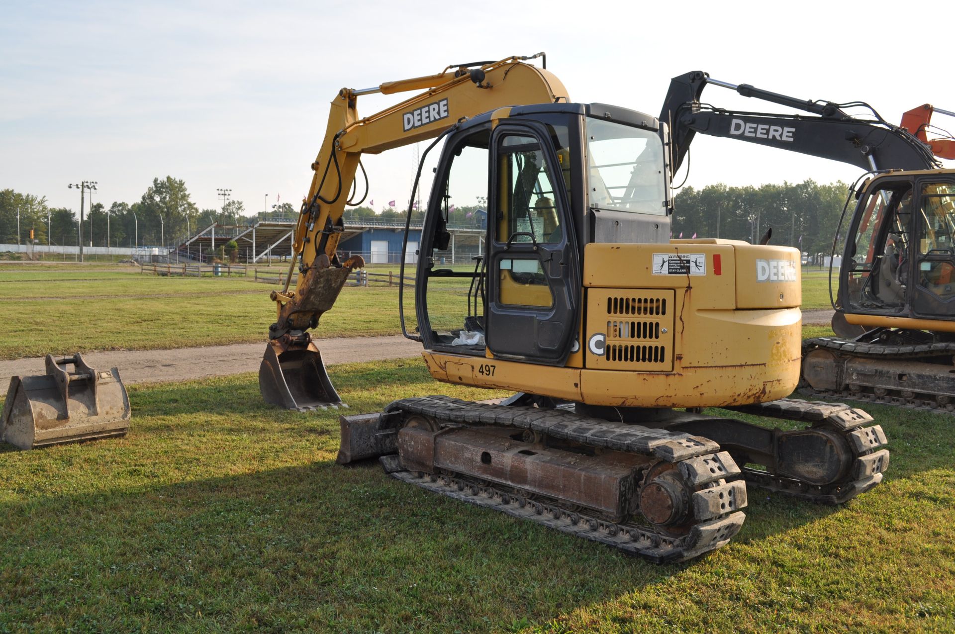 John Deere 75C excavator, 18” rubber pads, C/H/A, 8’ blade, 4' smooth bucket, manual coupler - Image 3 of 38