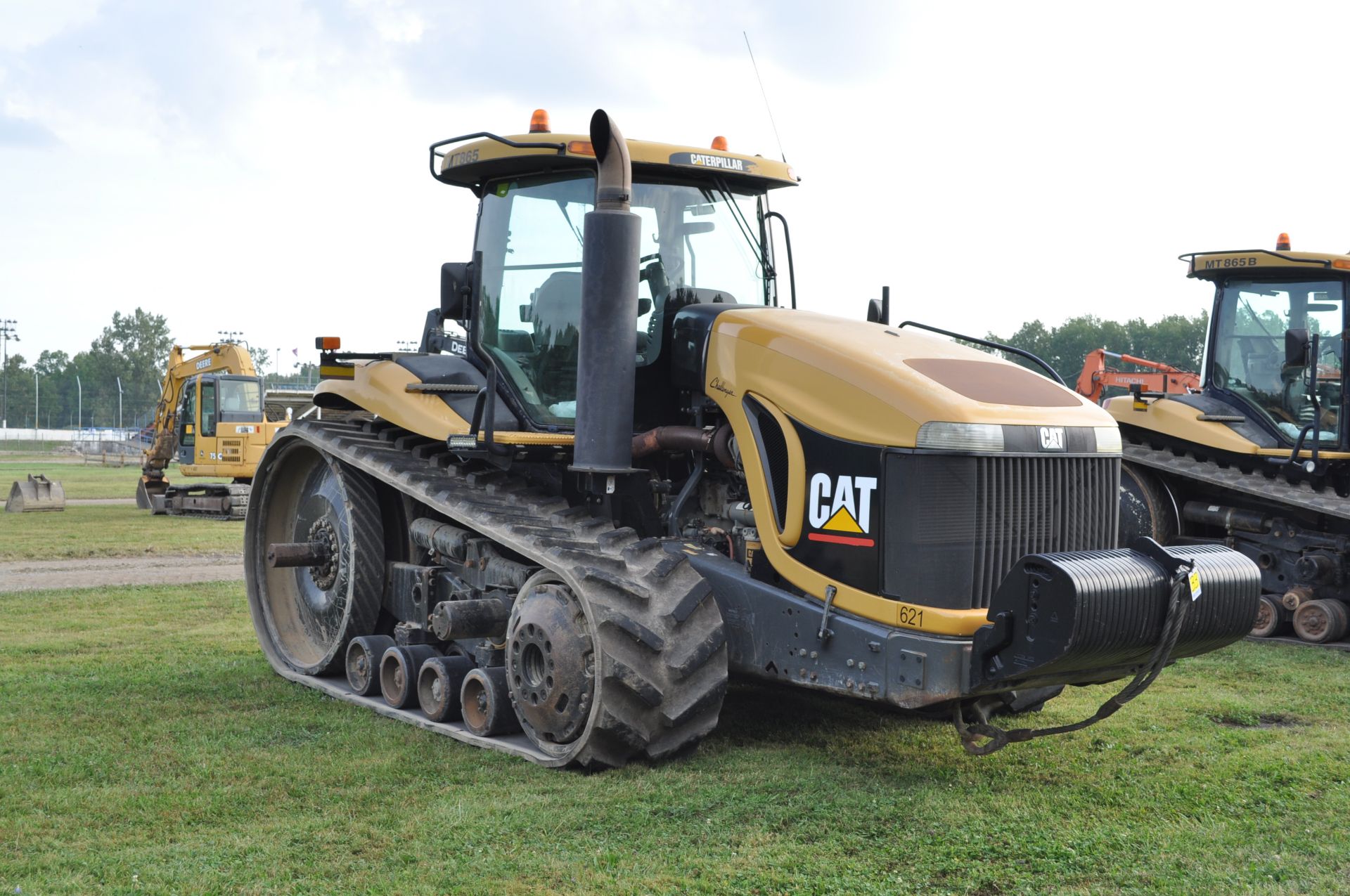 Challenger MT865 track scraper tractor, CAT C-16 engine, 512 hp, 16 spd powershift, 30” belts - Image 4 of 39