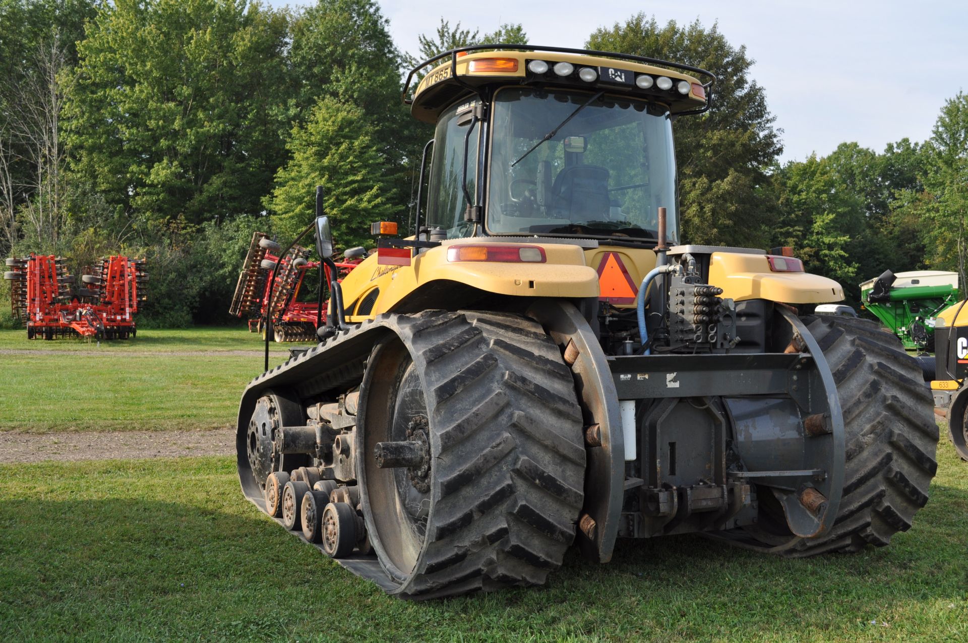 Challenger MT865B track scraper tractor, CAT C-18 engine, 525 hp, 16 spd powershift, 36” belts - Image 2 of 38