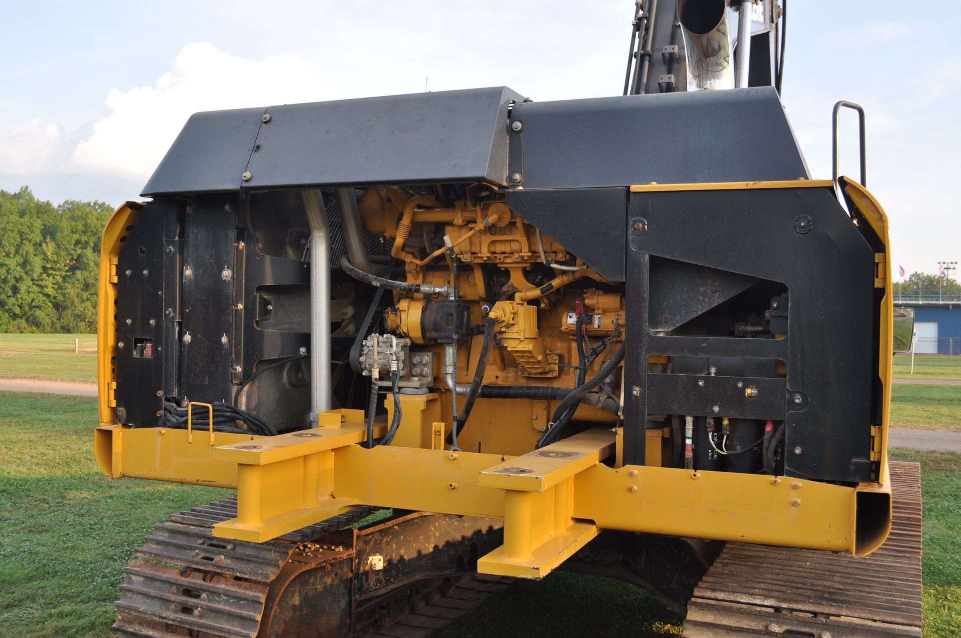 John Deere 350G LC excavator, 32” steel pads, C/H/A, JRB hyd coupler, aux boom hyd, 4624 hrs - Image 9 of 45