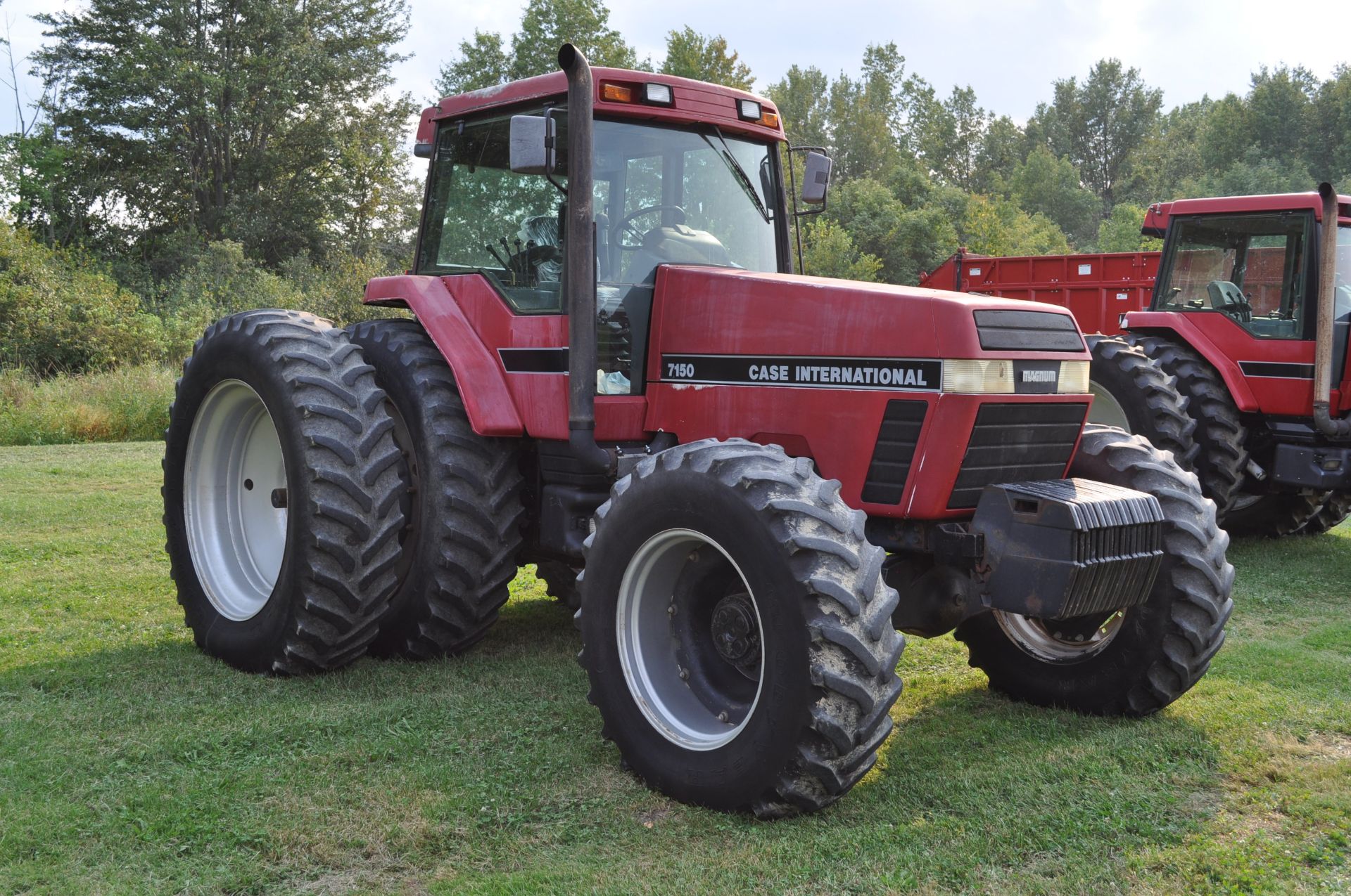 Case IH 7150 tractor, MFWD, C/H/A, 18.4R46 rear duals, 16.9R30 front, 18F 4R powershift - Image 2 of 29