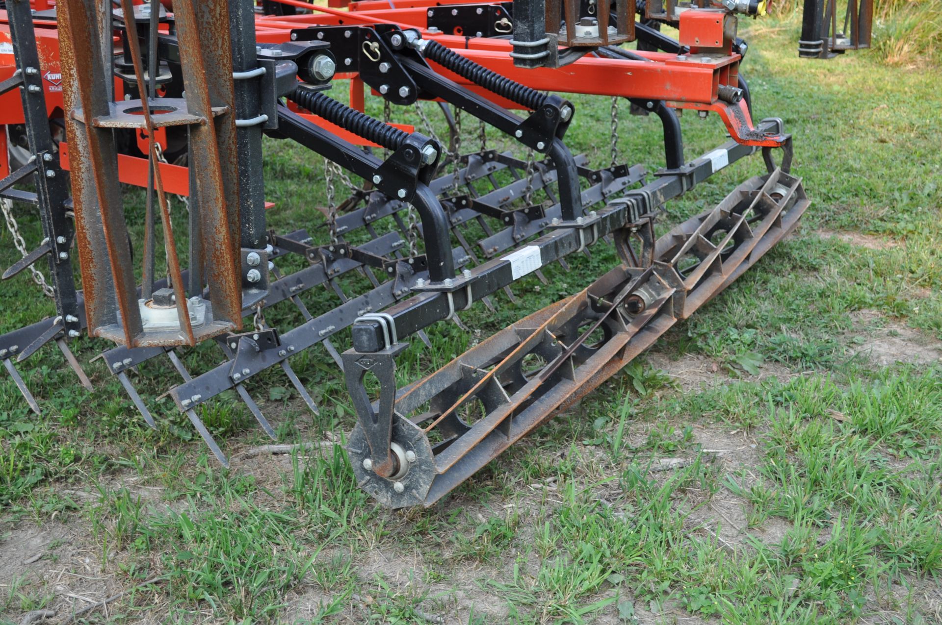 2019 36’ Kuhn Krause Landsman 6205 soil finisher, hyd double fold, front Excalibur blades - Image 16 of 23