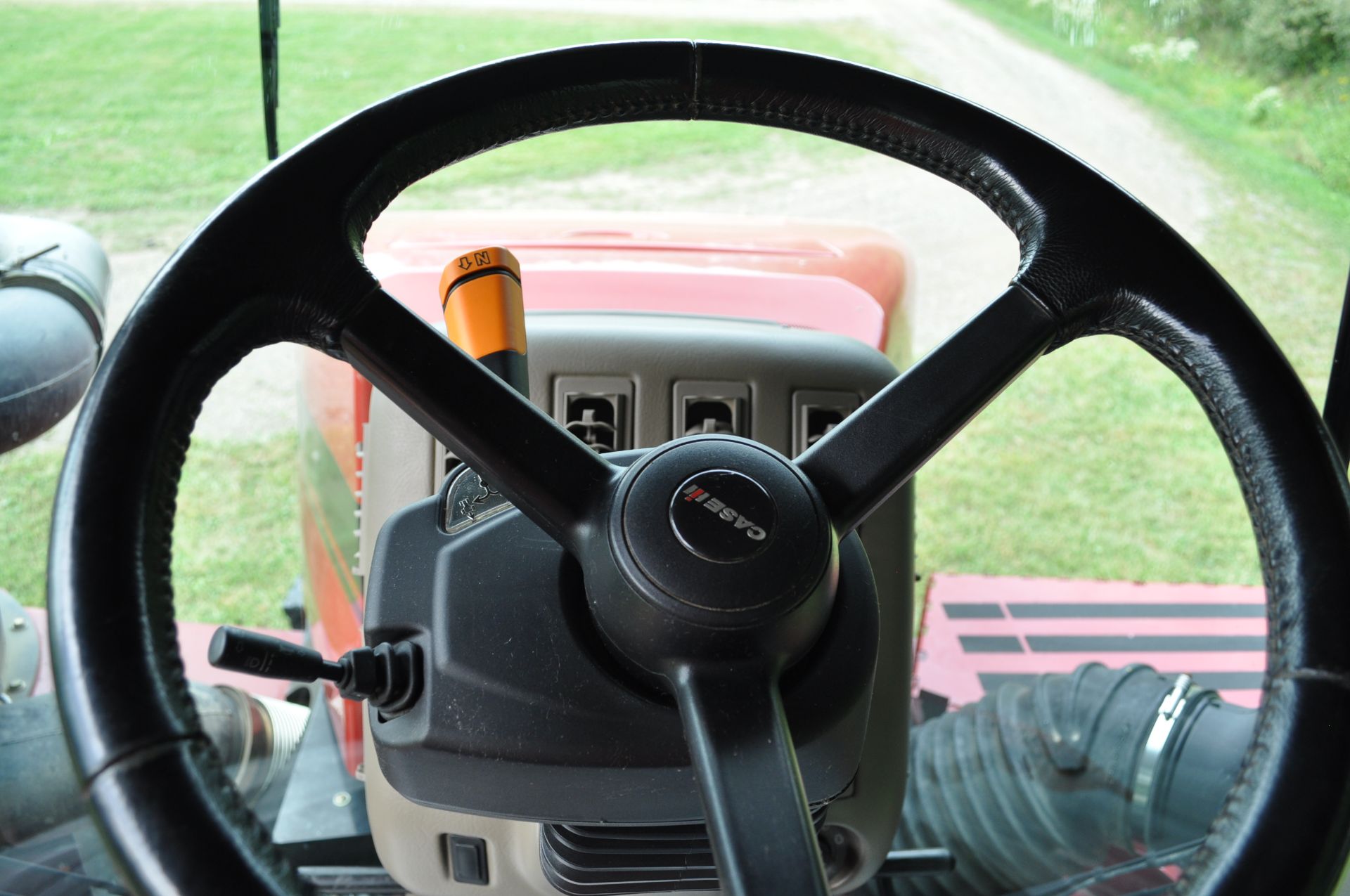 2015 Case IH 540 QuadTrac tractor, powershift, 30” belts, 6 hyd remotes, 1000 PTO, ag drawbar - Image 29 of 35