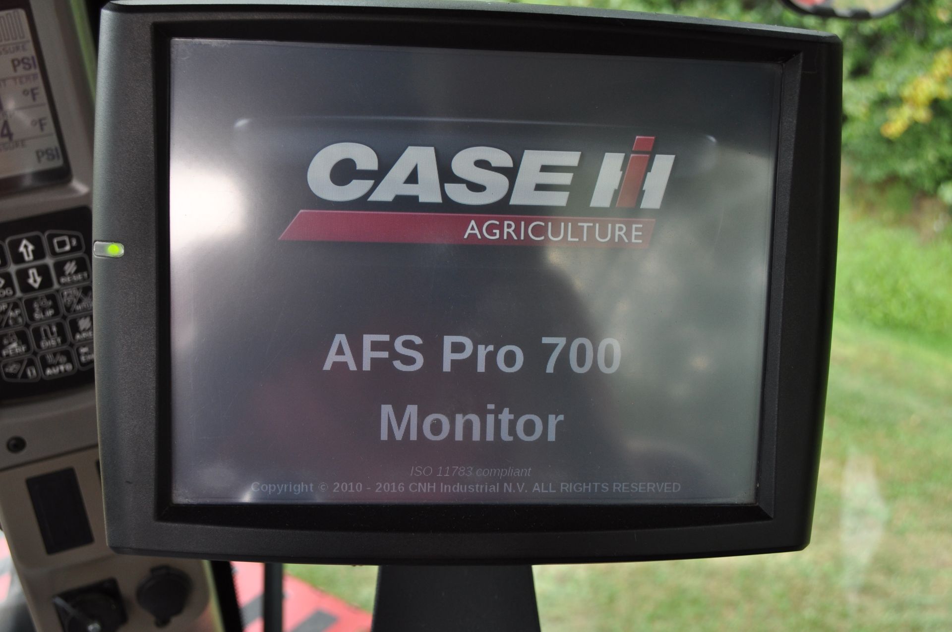 2015 Case IH 540 QuadTrac tractor, powershift, 30” belts, 6 hyd remotes, 1000 PTO, ag drawbar - Image 32 of 35