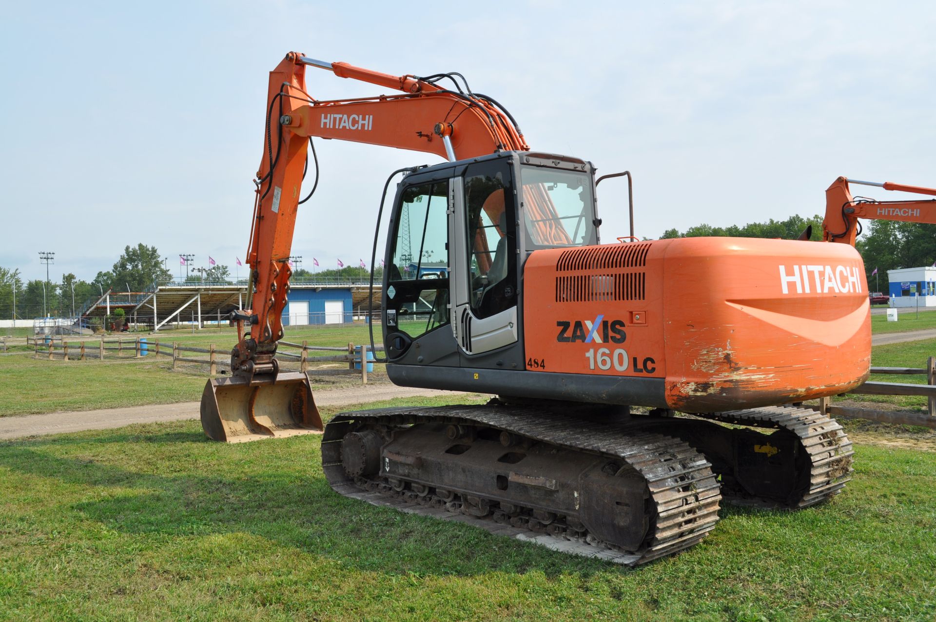 Hitachi ZX 160 LC-3 excavator, 28” steel pads, C/H/A, 5' smooth bucket, hyd coupler, aux boom hyd - Image 3 of 34