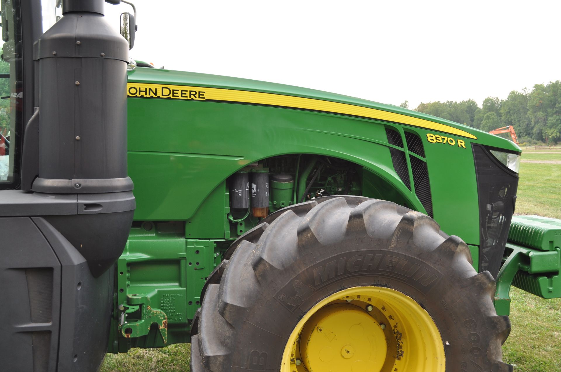 John Deere 8370R tractor, MFWD, Michelin Mach X Bib 620/70R46 rear duals, 600/70R30 front, IVT, ILS - Image 27 of 46