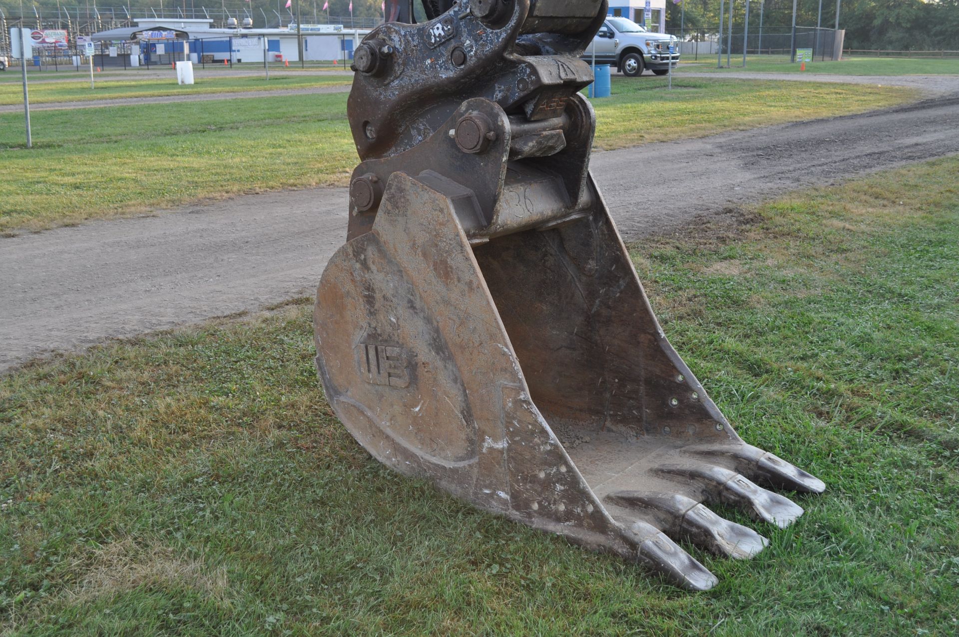 John Deere 350G LC excavator, 32” steel pads, C/H/A, JRB hyd coupler, aux boom hyd, 4624 hrs - Image 16 of 45