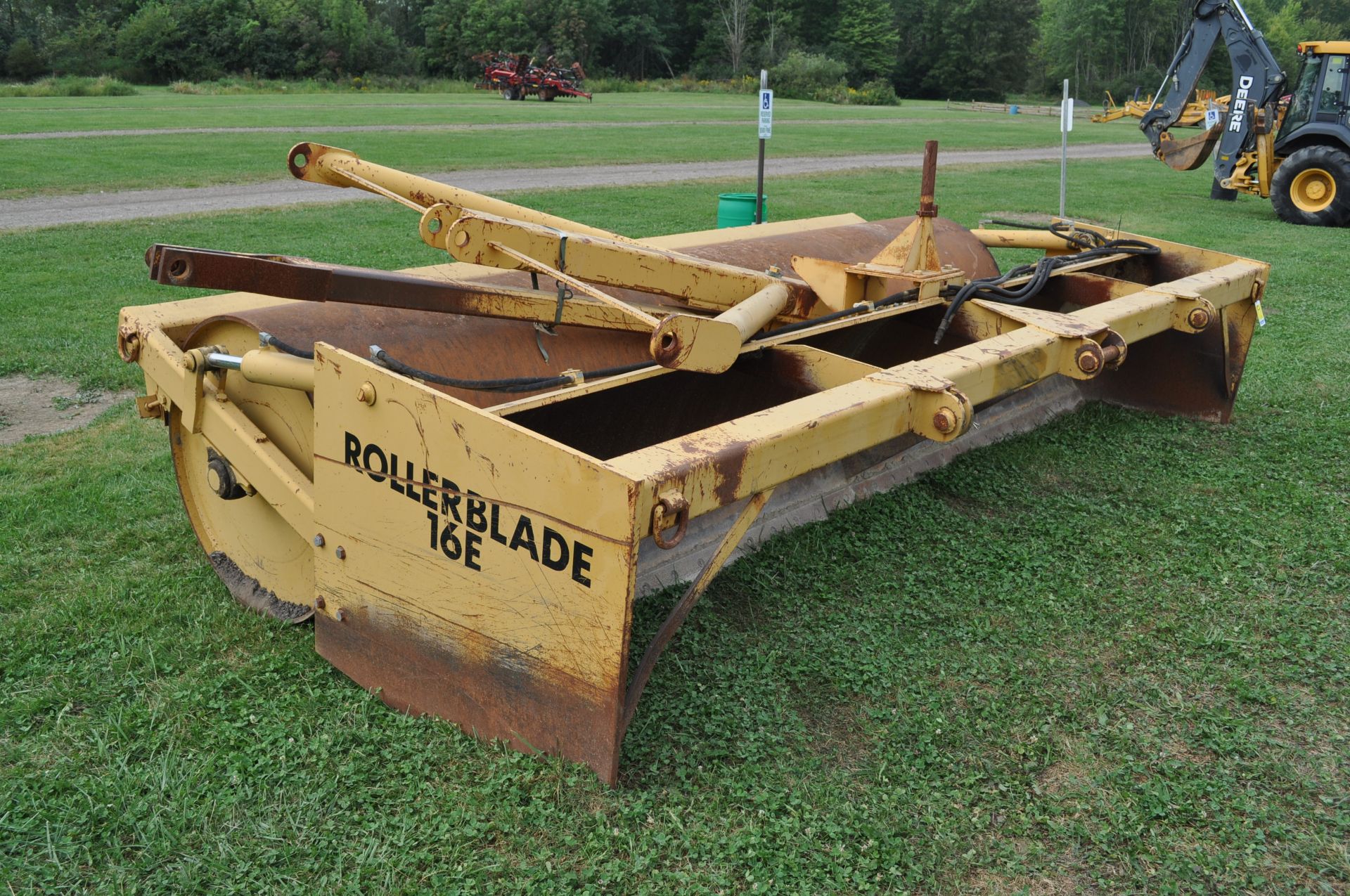 16’ Holmes Rollerblade 16E blade, pull type, hyd lift - Image 2 of 12