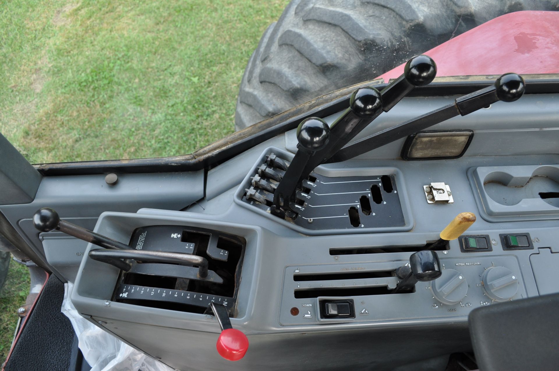 Case IH 7150 tractor, MFWD, C/H/A, 18.4R46 rear duals, 16.9R30 front, 18F 4R powershift - Image 24 of 29