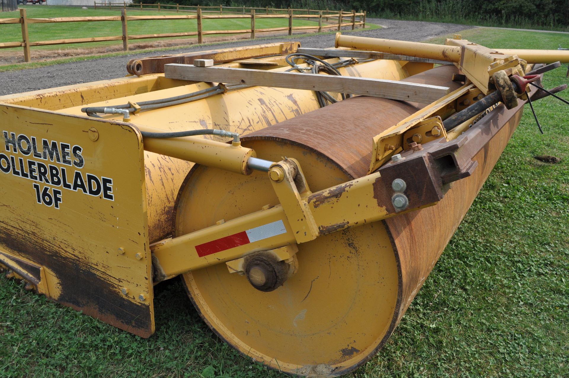 16’ Holmes Rollerblade 16F blade, pull type, hyd lift - Image 9 of 12