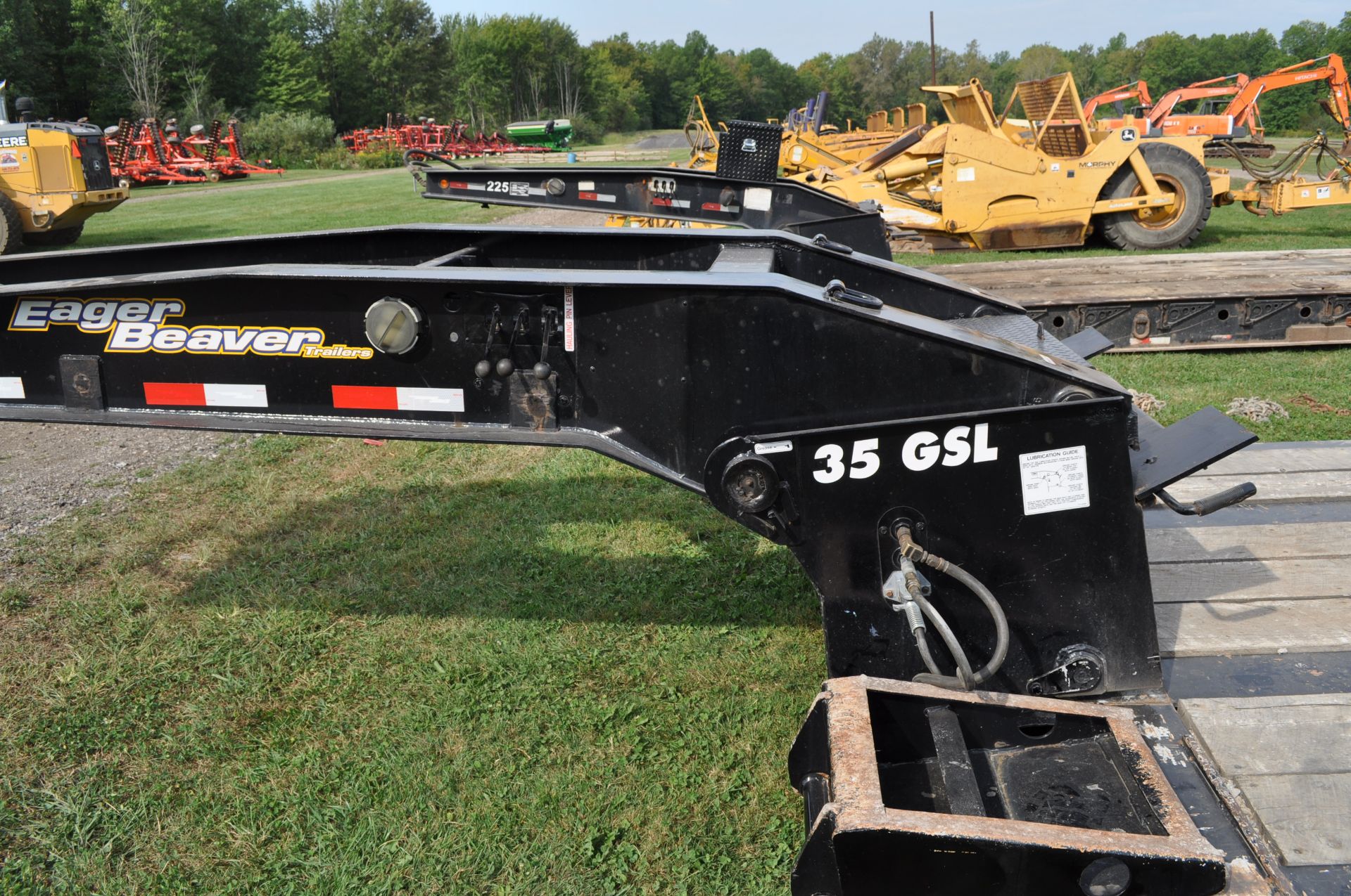 2003 35 ton Eager Beaver hyd detach trailer, 27’ well, tandem axle, air ride, 255/70R22.5 tires, - Image 5 of 19