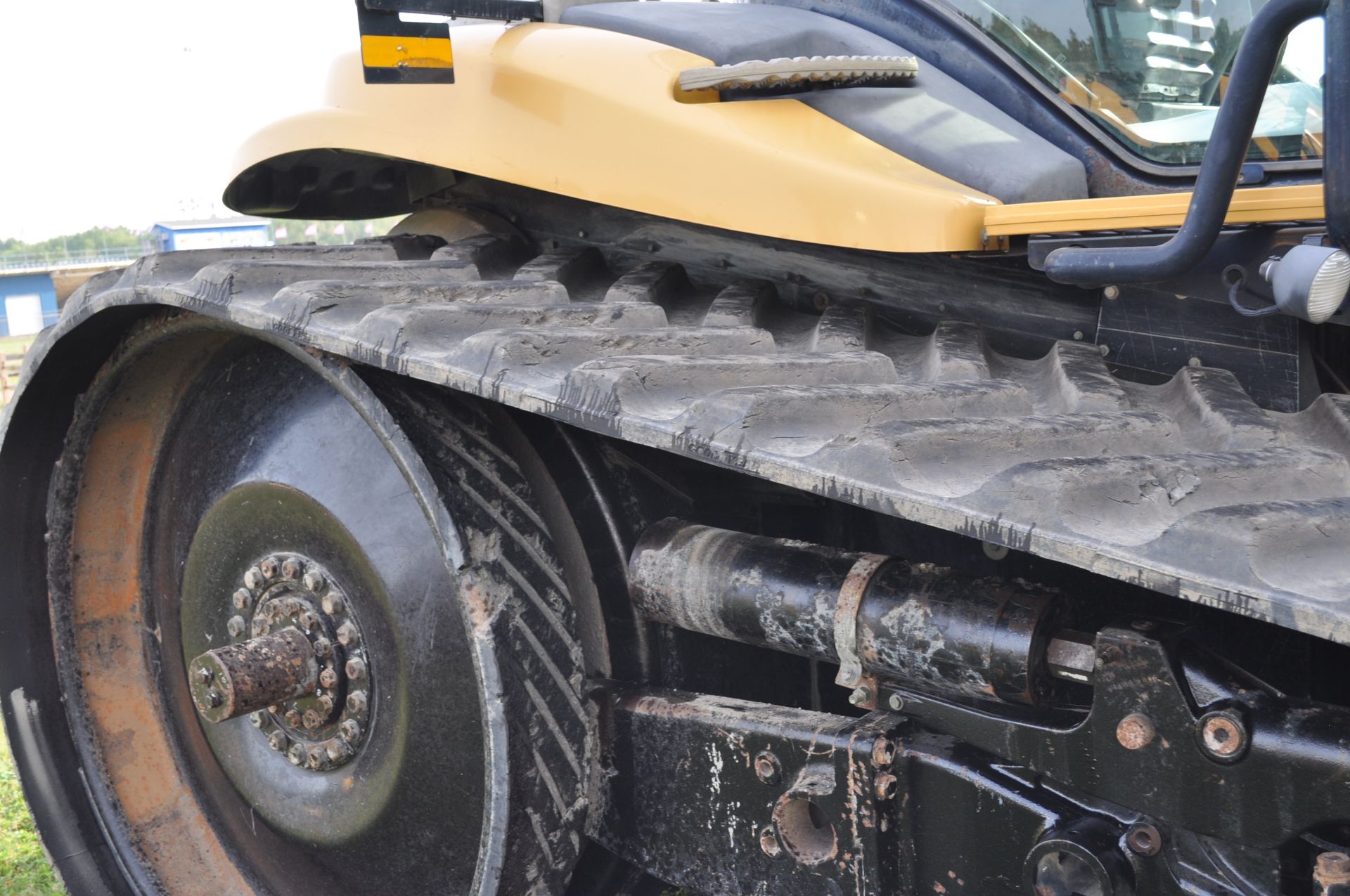 Challenger MT865B track scraper tractor, CAT C-18 engine, 525 hp, 16 spd powershift, 36” belts - Image 16 of 38