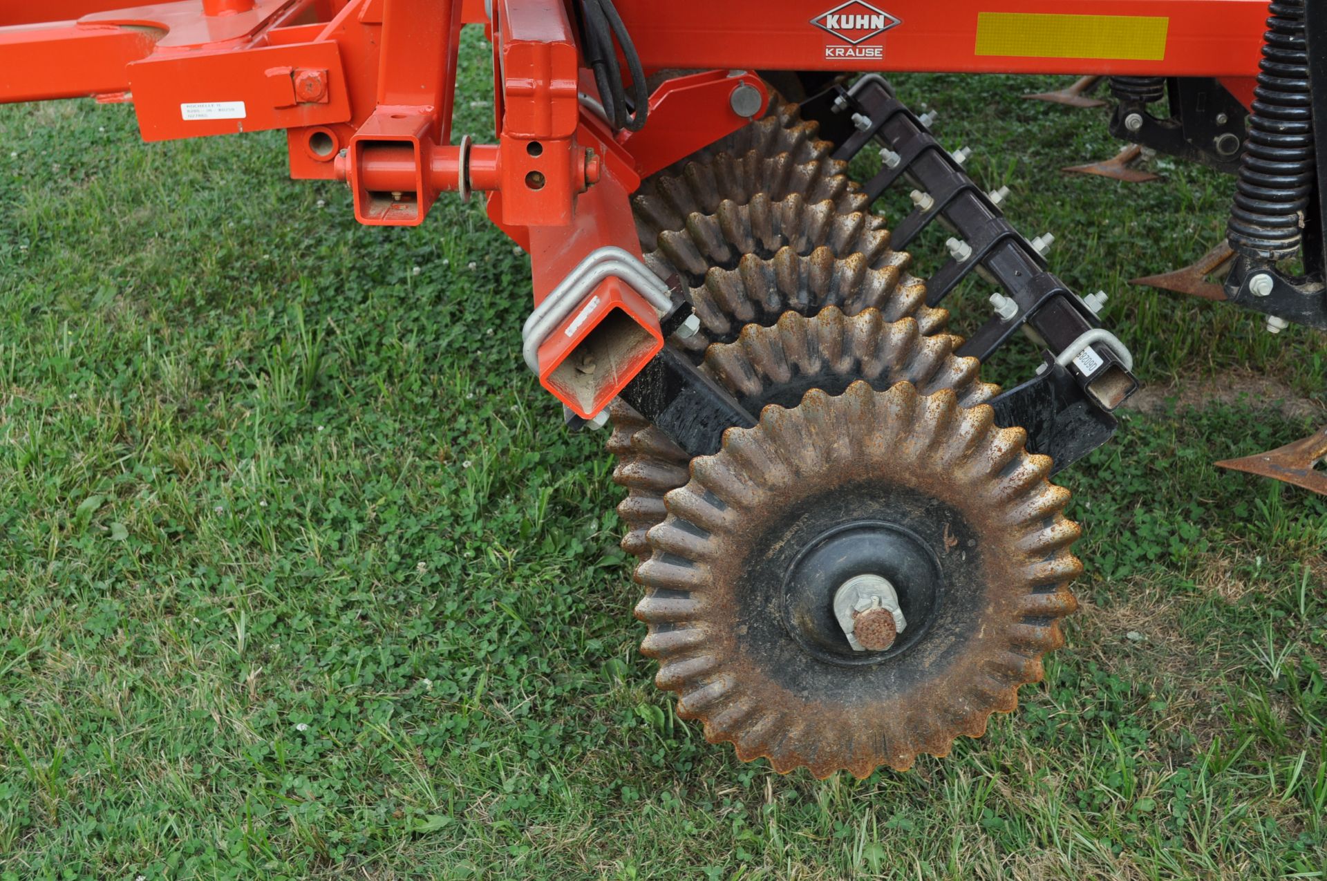 2019 36’ Kuhn Krause Landsman 6205 soil finisher, hyd double fold, front Excalibur blades - Image 6 of 23