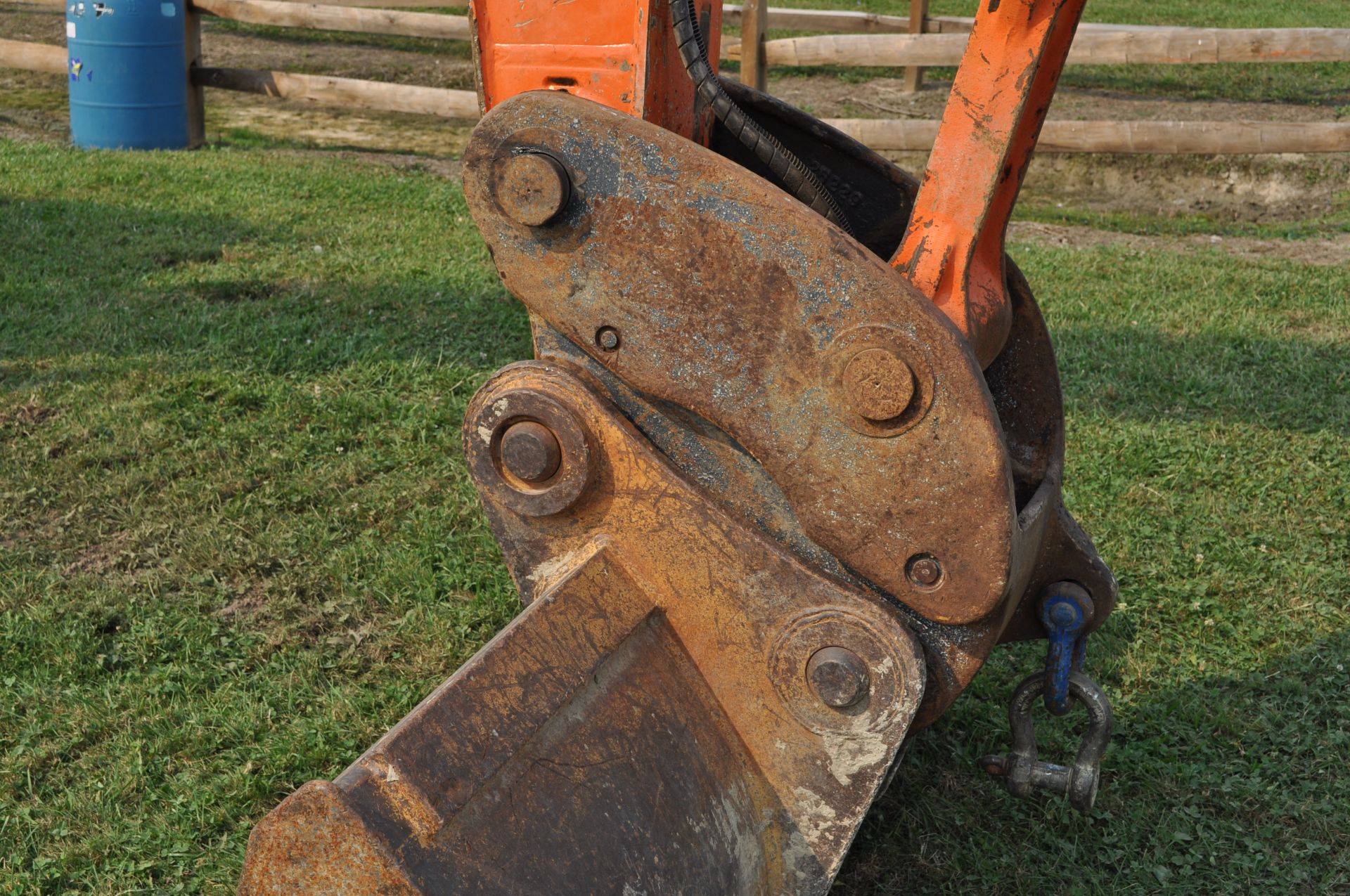 Hitachi ZX 200 LC-3 excavator, 32” steel pads, C/H/A, 72” smooth bucket, hyd coupler, aux boom hyd - Image 7 of 34