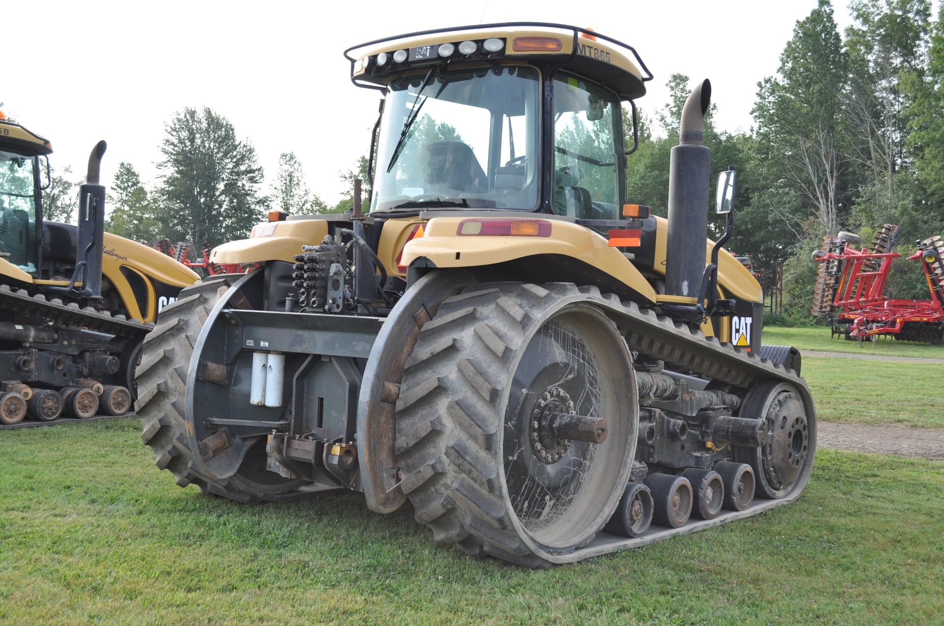 Challenger MT865 track scraper tractor, CAT C-16 engine, 512 hp, 16 spd powershift, 30” belts - Image 3 of 39