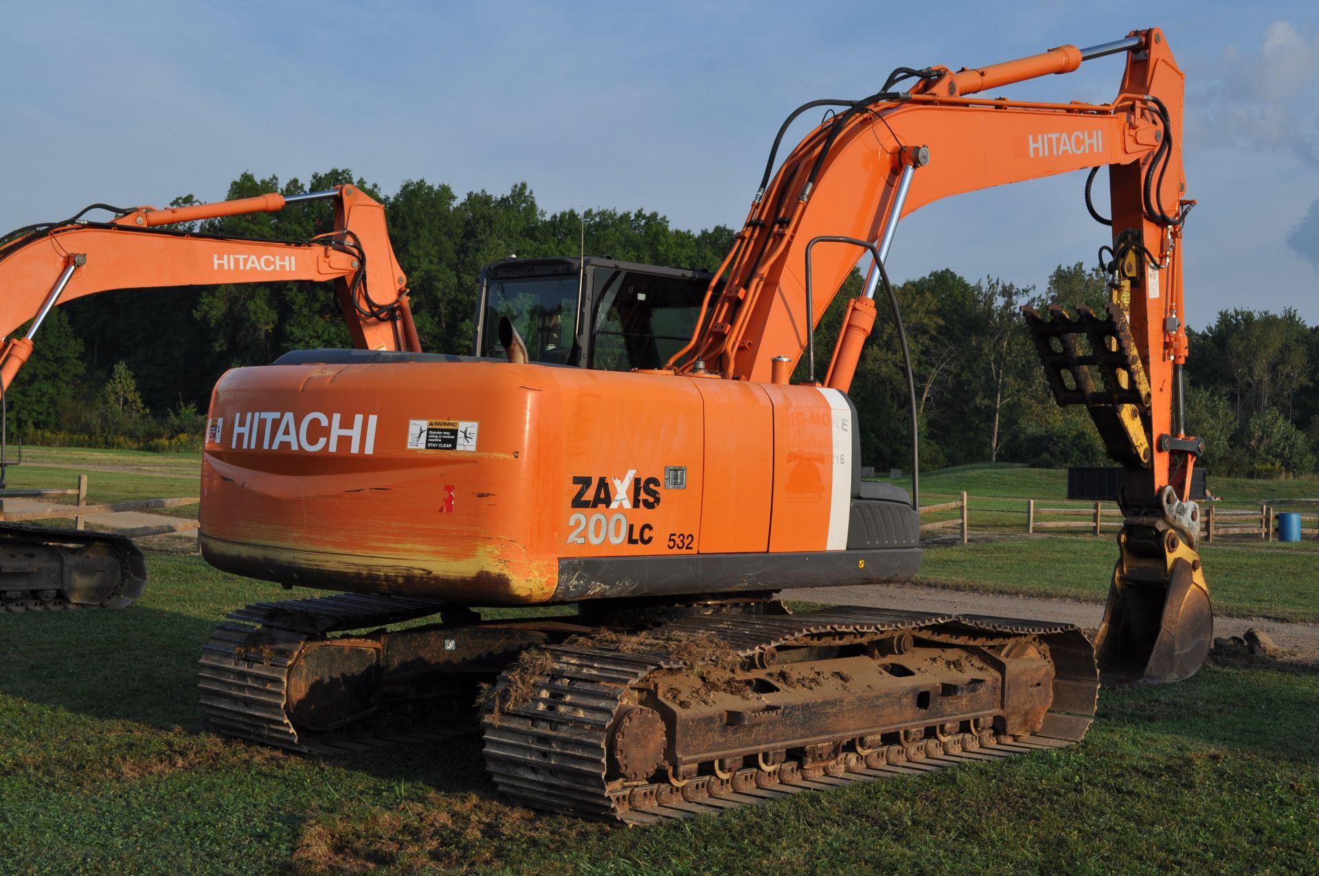 Hitachi 200LC excavator, 32” steel pads, C/H/A, JRB hyd coupler, 25" rock bucket w/ duckbill - Image 4 of 38