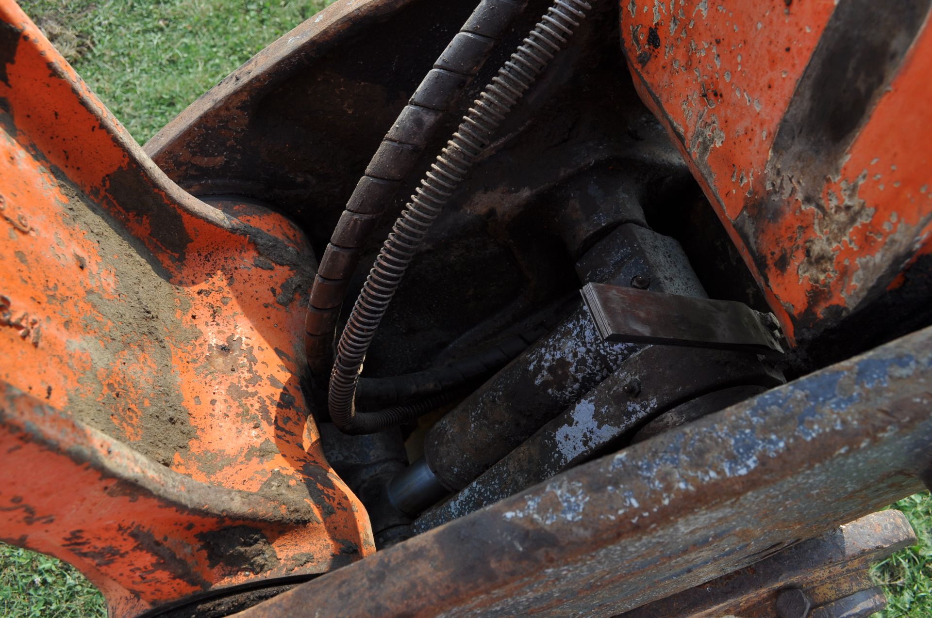 Hitachi ZX 200 LC-3 excavator, 32” steel pads, C/H/A, 72” smooth bucket, hyd coupler, aux boom hyd - Image 8 of 34