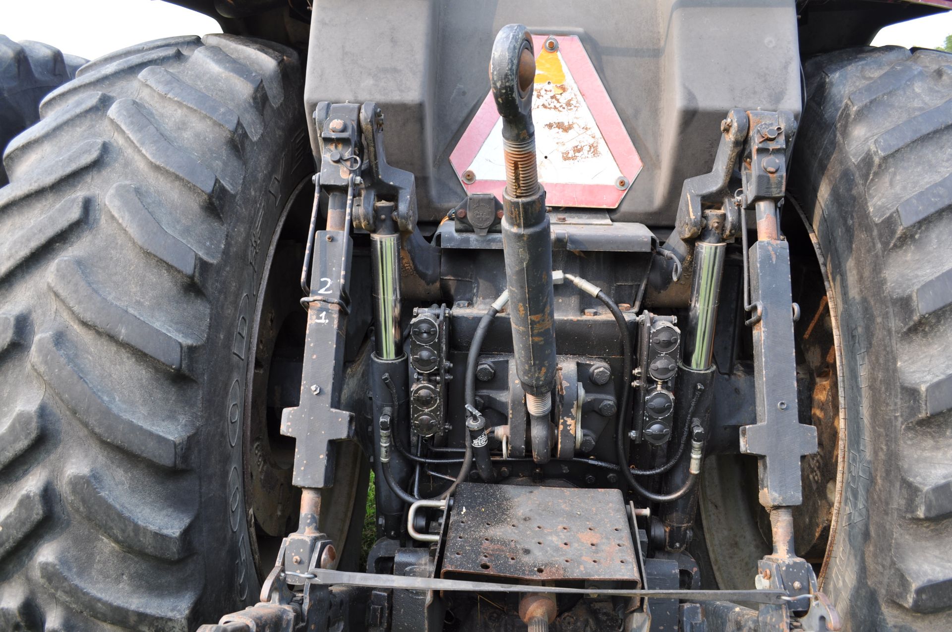 Case IH 7150 tractor, MFWD, C/H/A, 18.4R46 rear duals, 16.9R30 front, 18F 4R powershift - Image 17 of 29