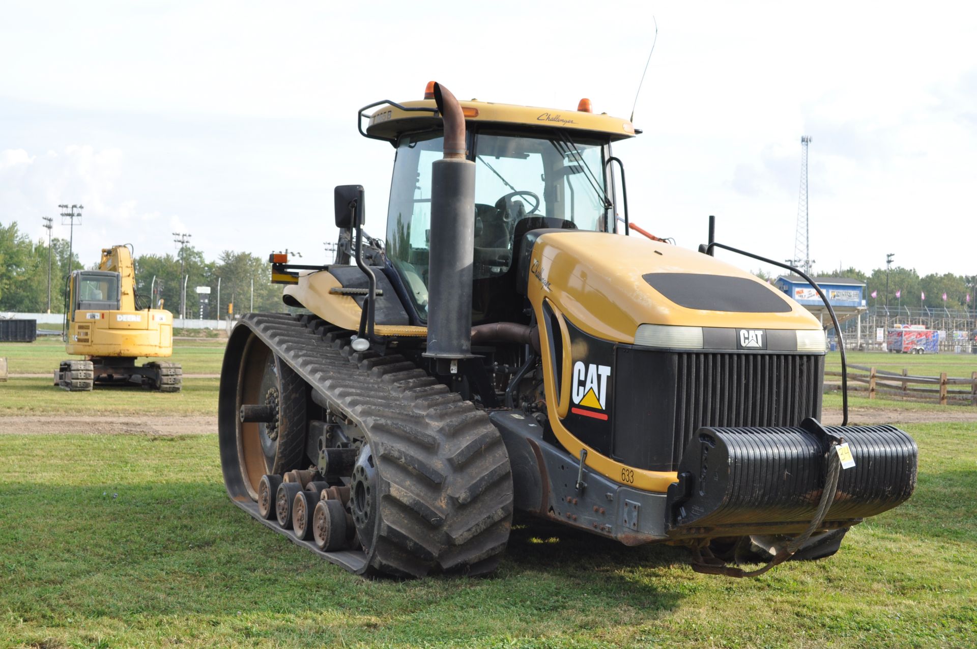 Challenger MT865B track scraper tractor, CAT C-18 engine, 525 hp, 16 spd powershift, 36” belts - Image 4 of 36