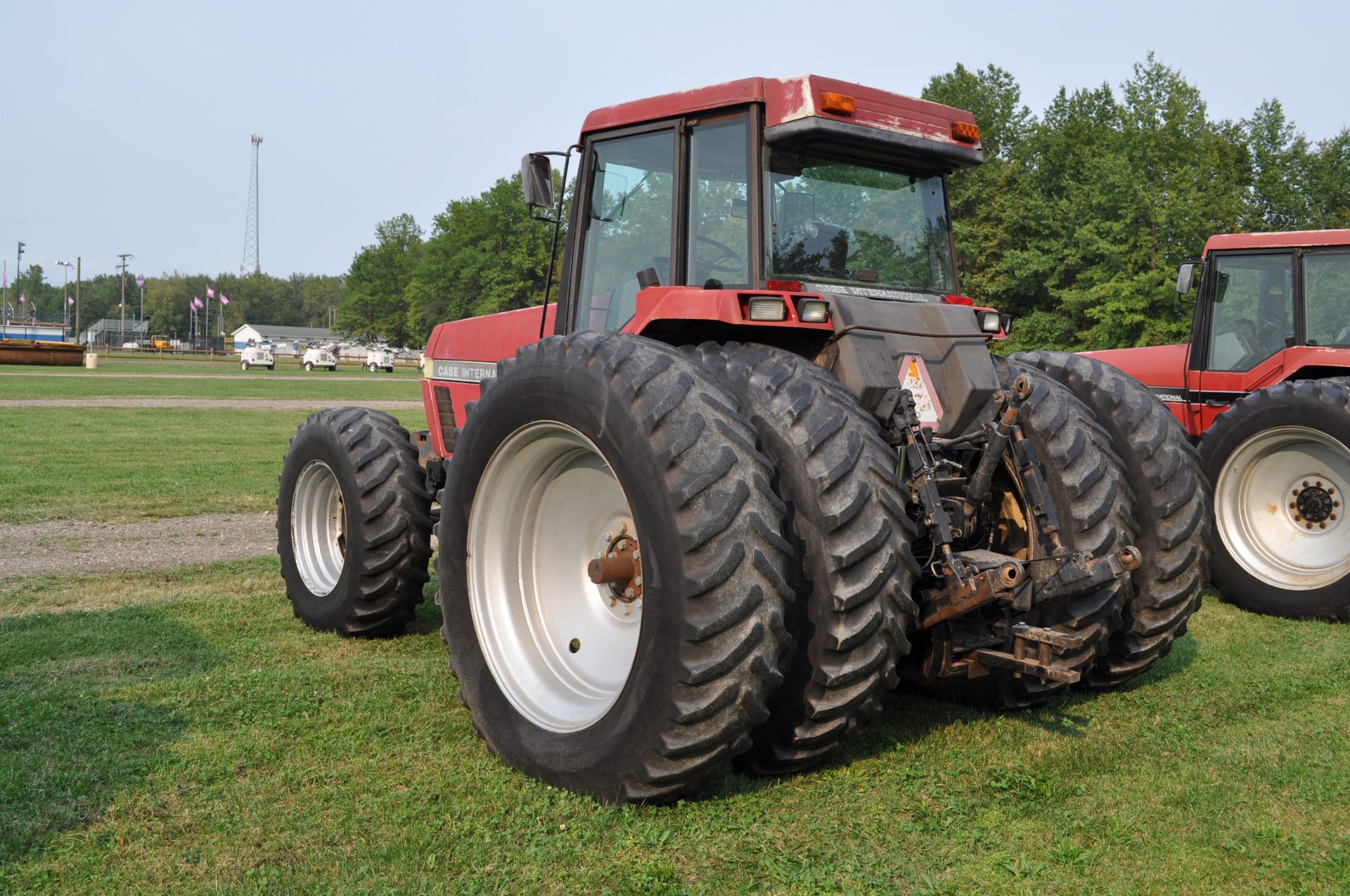 Case IH 7150 tractor, MFWD, C/H/A, 18.4R46 rear duals, 16.9R30 front, 18F 4R powershift - Image 4 of 29