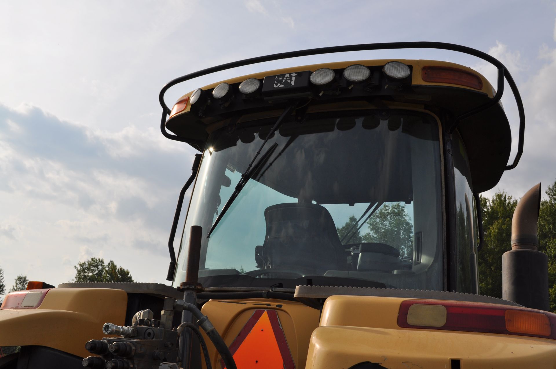 Challenger MT865 track scraper tractor, CAT C-16 engine, 512 hp, 16 spd powershift, 30” belts - Image 37 of 39