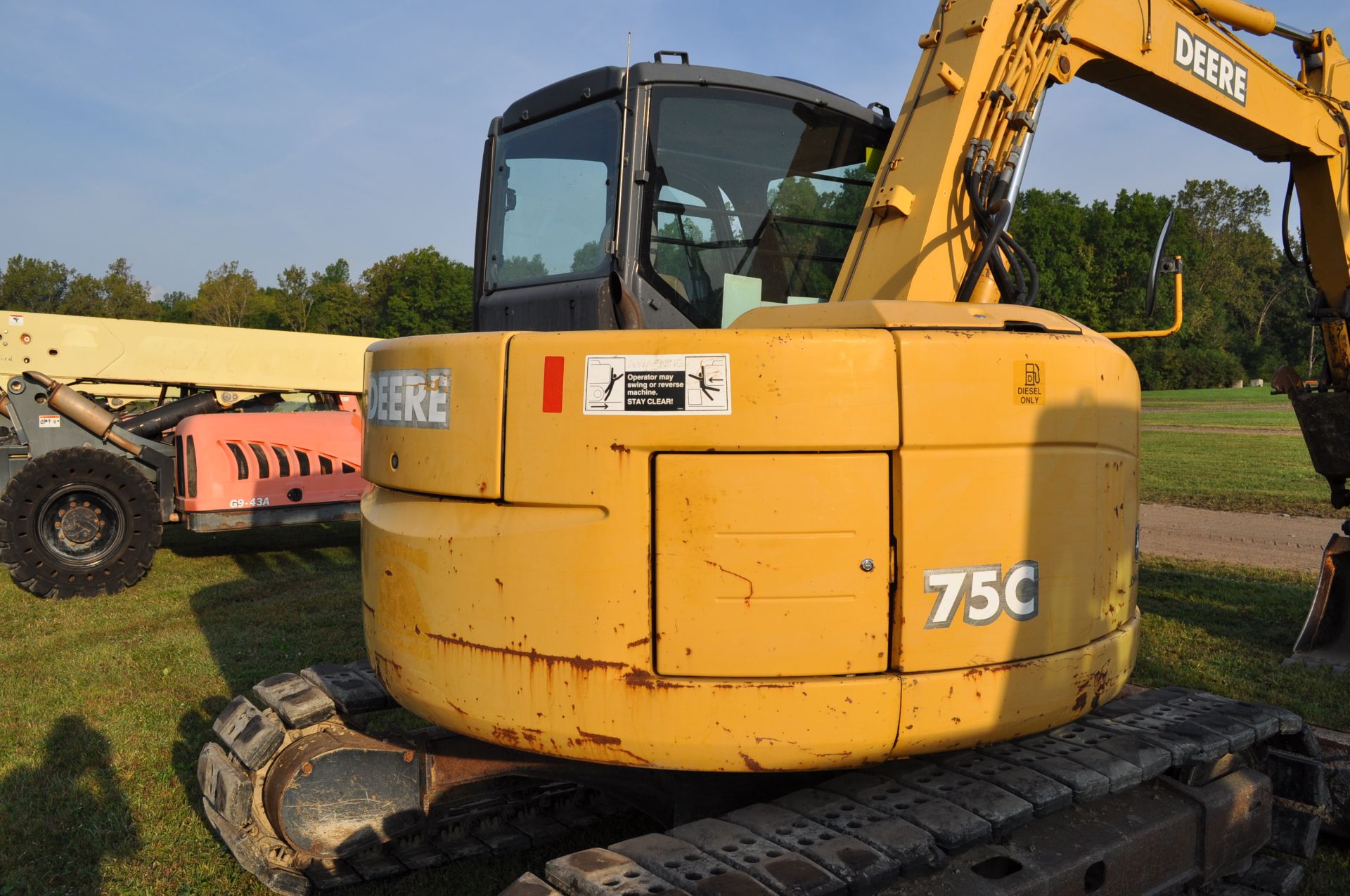 John Deere 75C excavator, 18” rubber pads, C/H/A, 8’ blade, 4' smooth bucket, manual coupler - Image 21 of 38