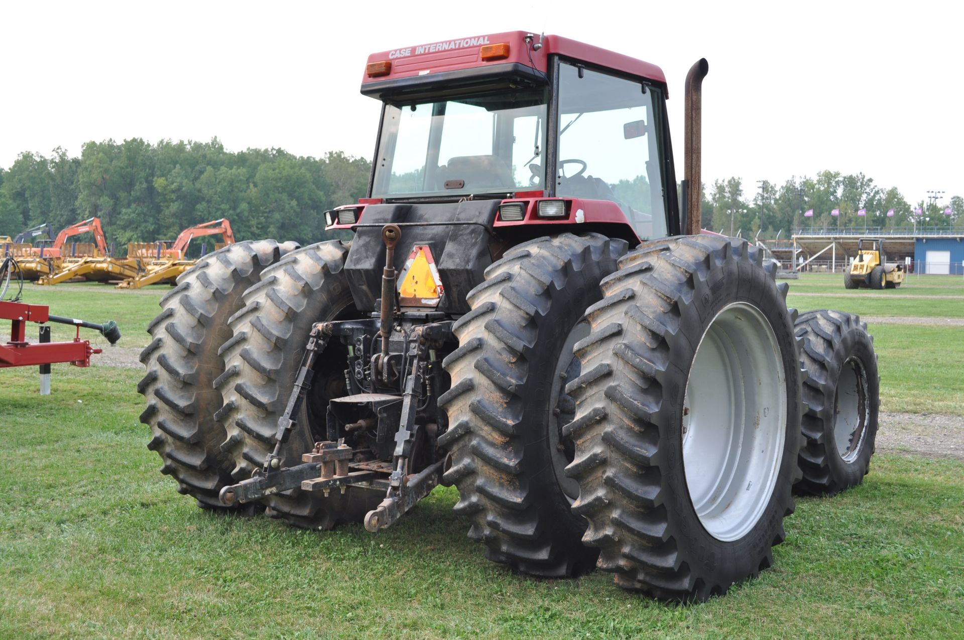 Case IH 7140 tractor, MFWD, C/H/A, 480/80R46 rear duals, 420/90R30 front, 18F 4R powershift - Image 3 of 28