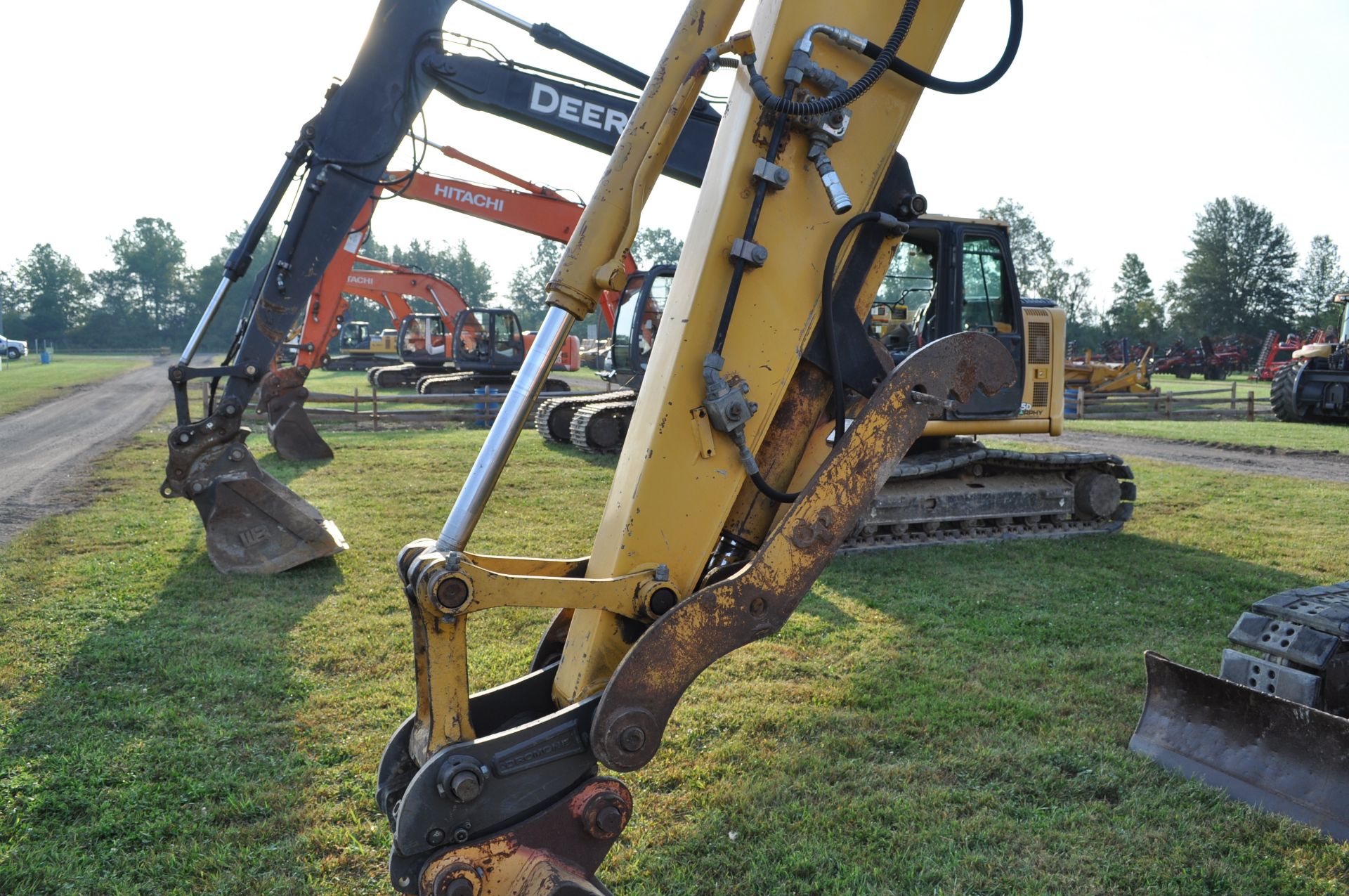 John Deere 75C excavator, 18” rubber pads, C/H/A, 8’ blade, 4' smooth bucket, manual coupler - Image 10 of 38