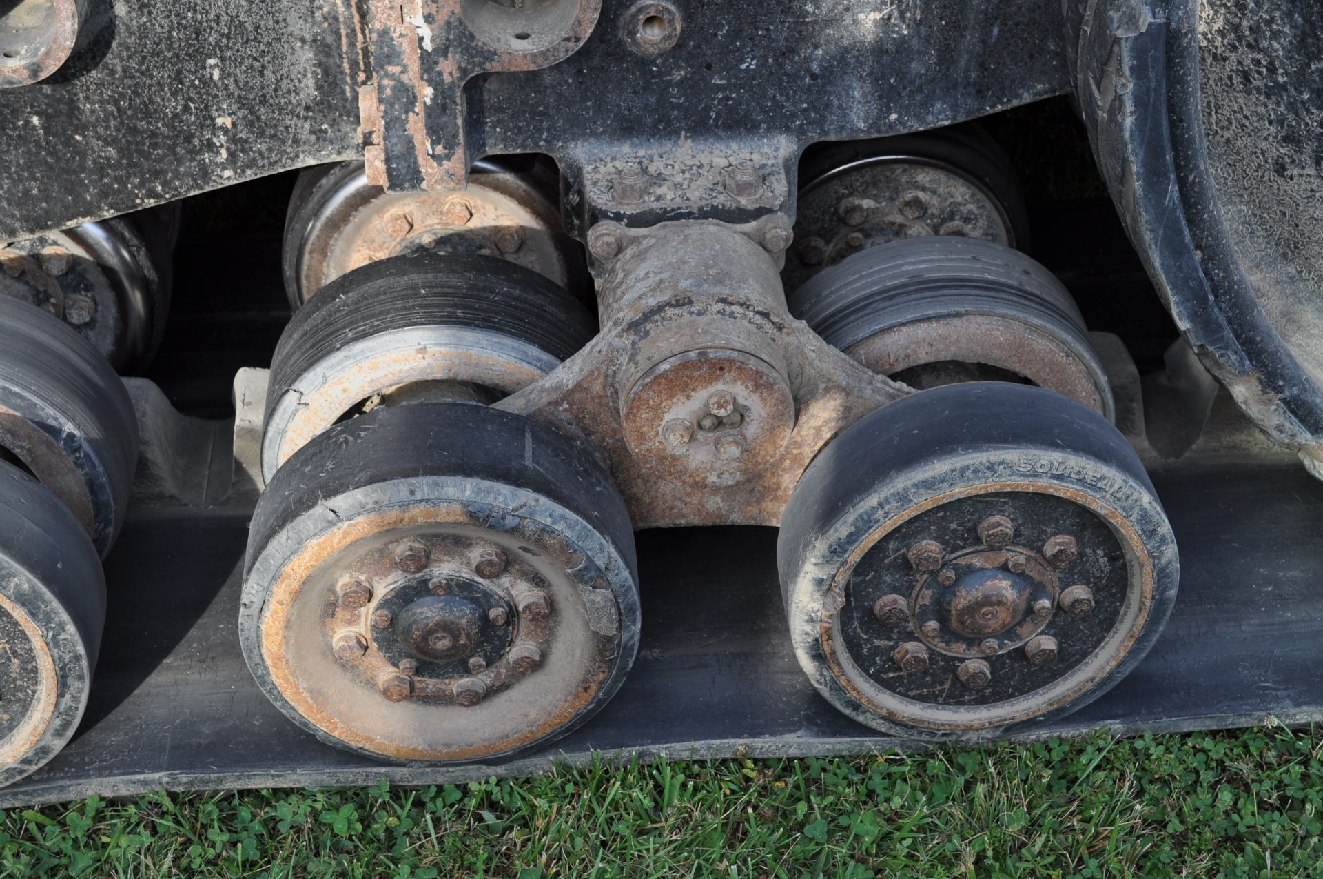 Challenger MT865B track scraper tractor, CAT C-18 engine, 525 hp, 16 spd powershift, 36” belts - Image 11 of 38