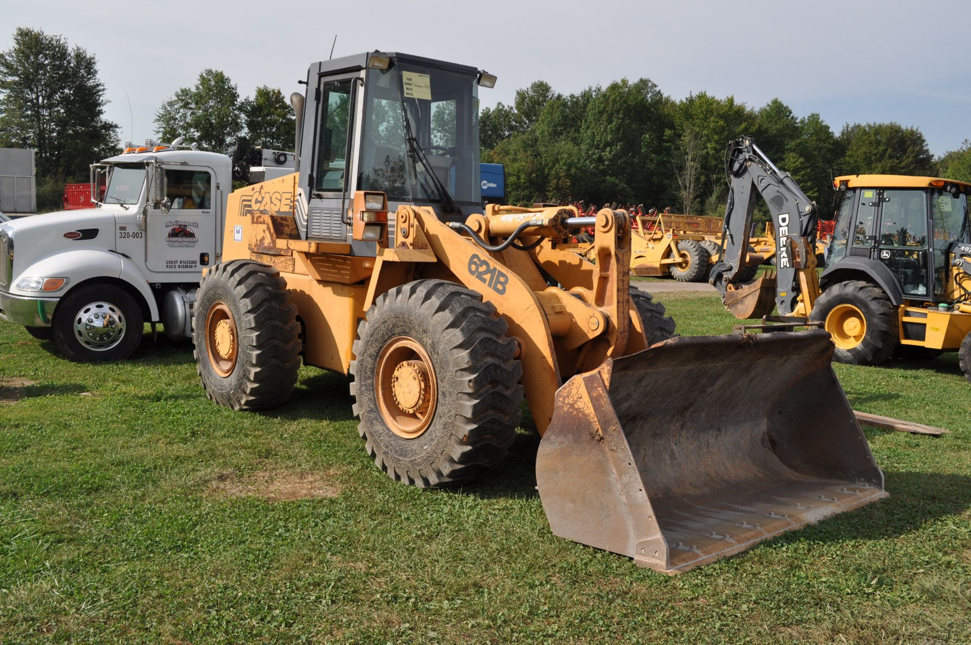 Case 621B payloader, C/H/A, 20.5-25 tires, 102” bucket, hyd quick attach, self-leveling - Image 2 of 23