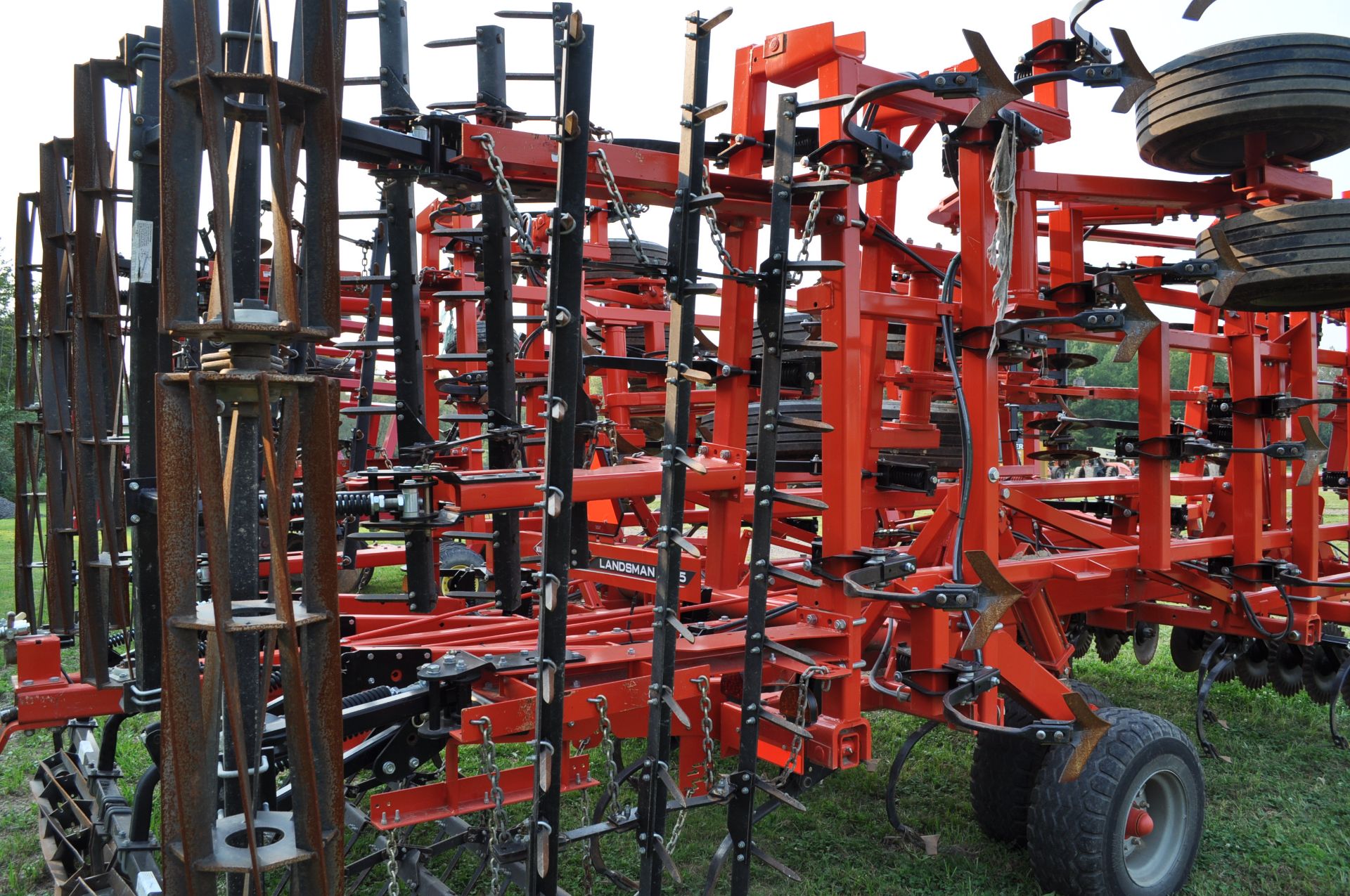 2019 36’ Kuhn Krause Landsman 6205 soil finisher, hyd double fold, front Excalibur blades - Image 19 of 23