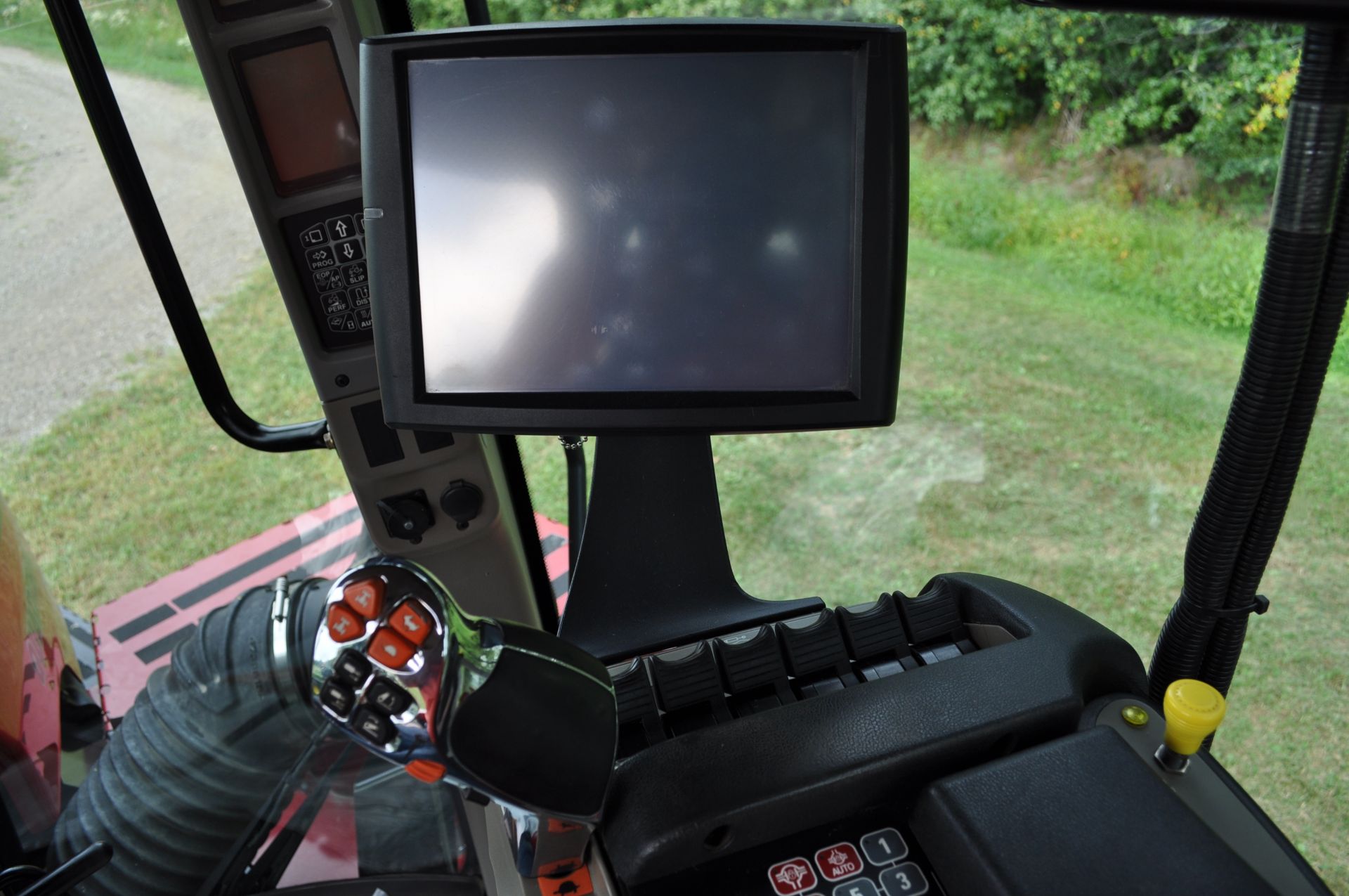 2015 Case IH 540 QuadTrac tractor, powershift, 30” belts, 6 hyd remotes, 1000 PTO, ag drawbar - Image 28 of 35