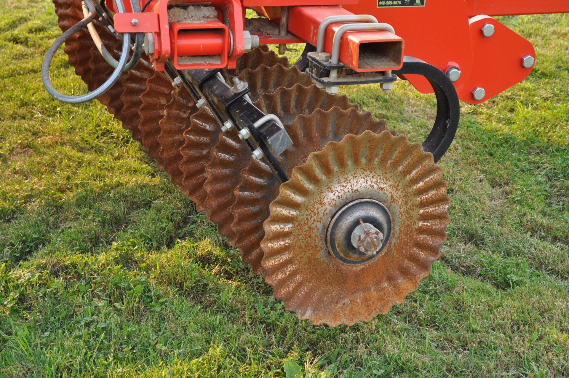 2018 30’ Kuhn Krause 8005 Excelerator vertical till, hyd fold, hyd angle, hyd down pressure spider - Image 22 of 25