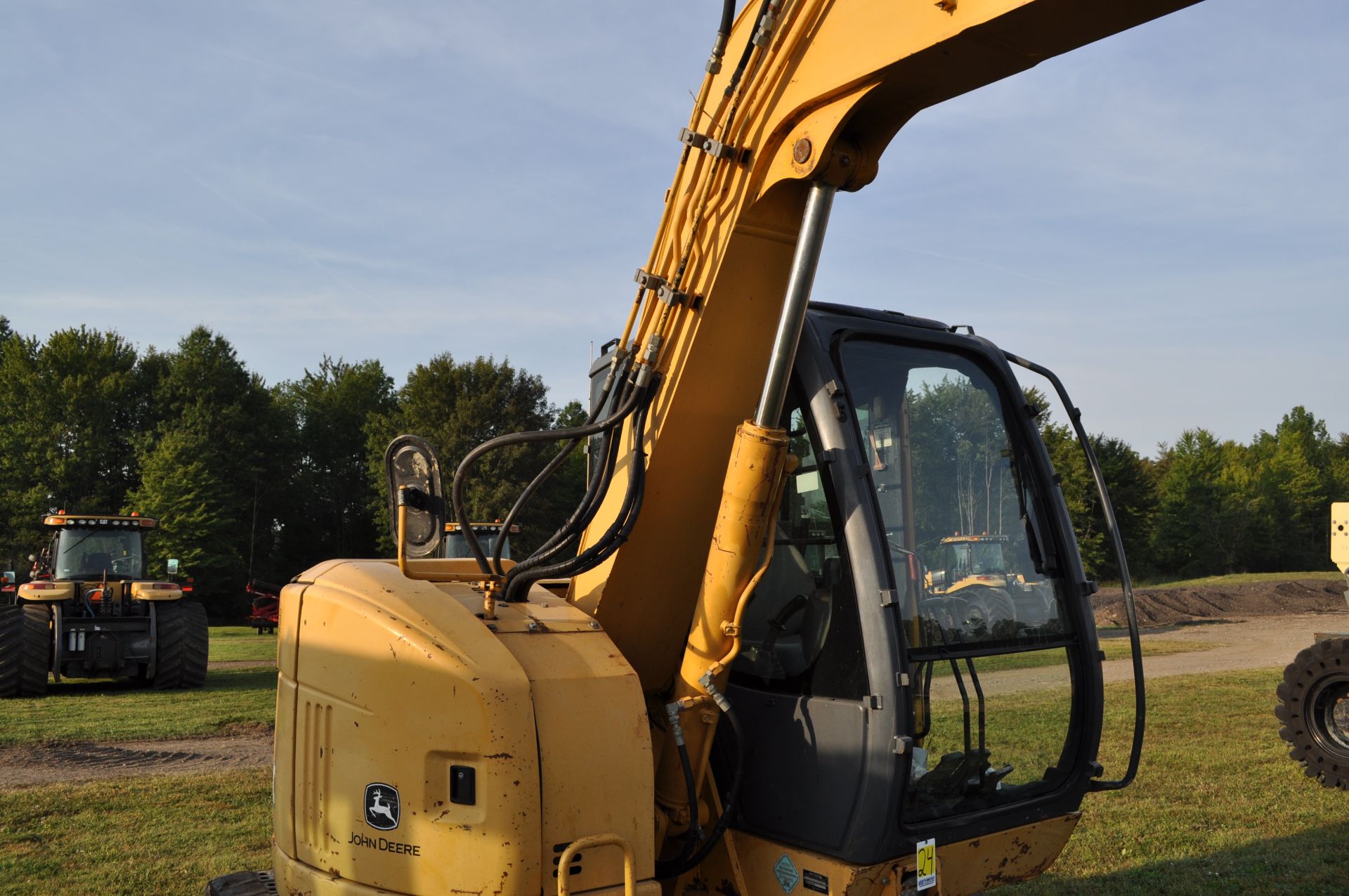 John Deere 75C excavator, 18” rubber pads, C/H/A, 8’ blade, 4' smooth bucket, manual coupler - Image 16 of 38