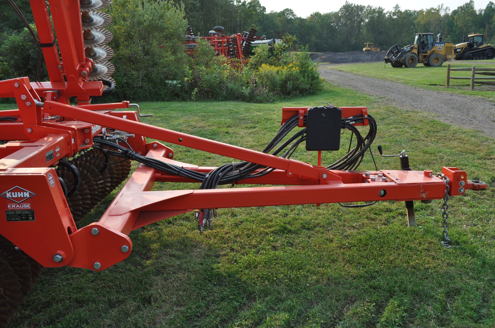 2018 30’ Kuhn Krause 8005 Excelerator vertical till, hyd fold, hyd angle, hyd down pressure spider - Image 24 of 25