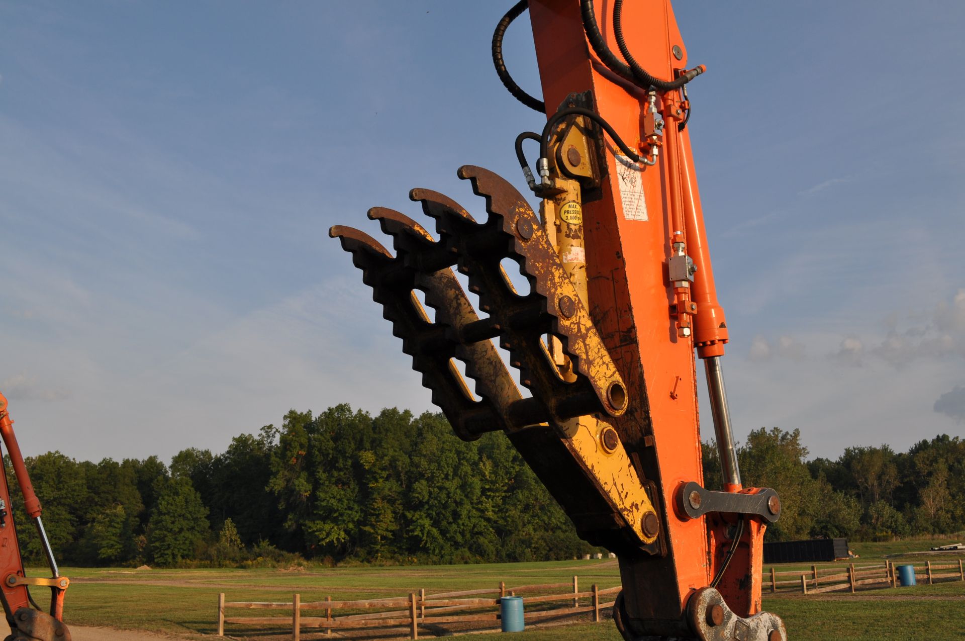 Hitachi 200LC excavator, 32” steel pads, C/H/A, JRB hyd coupler, 25" rock bucket w/ duckbill - Image 11 of 38