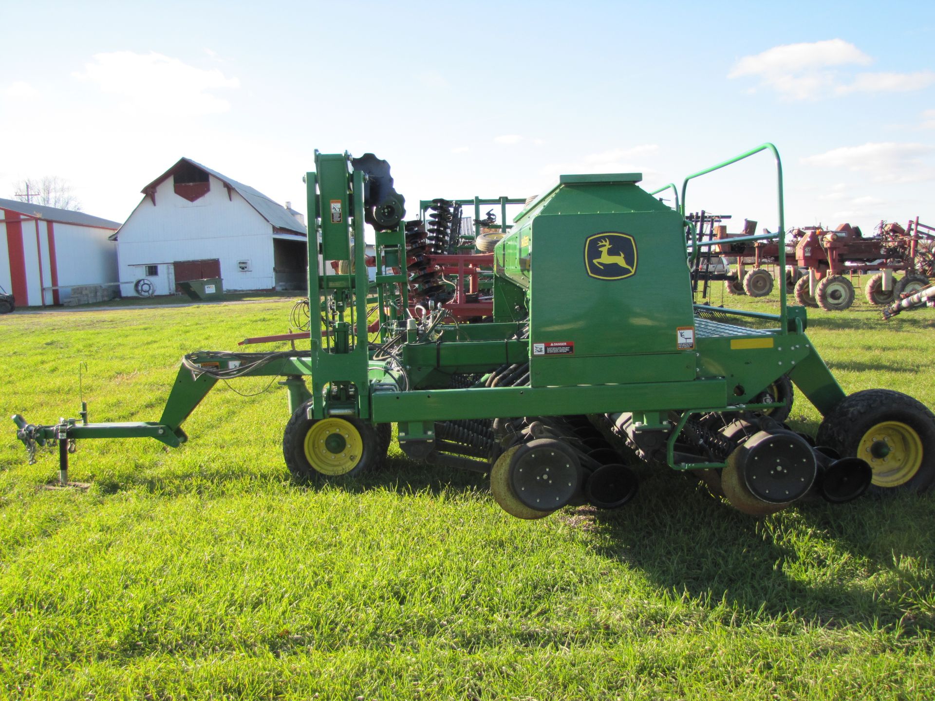 15’ John Deere 1590 no-till drill, elec rate controller, 7 ½” spacing, markers, wired for monitor - Image 6 of 33