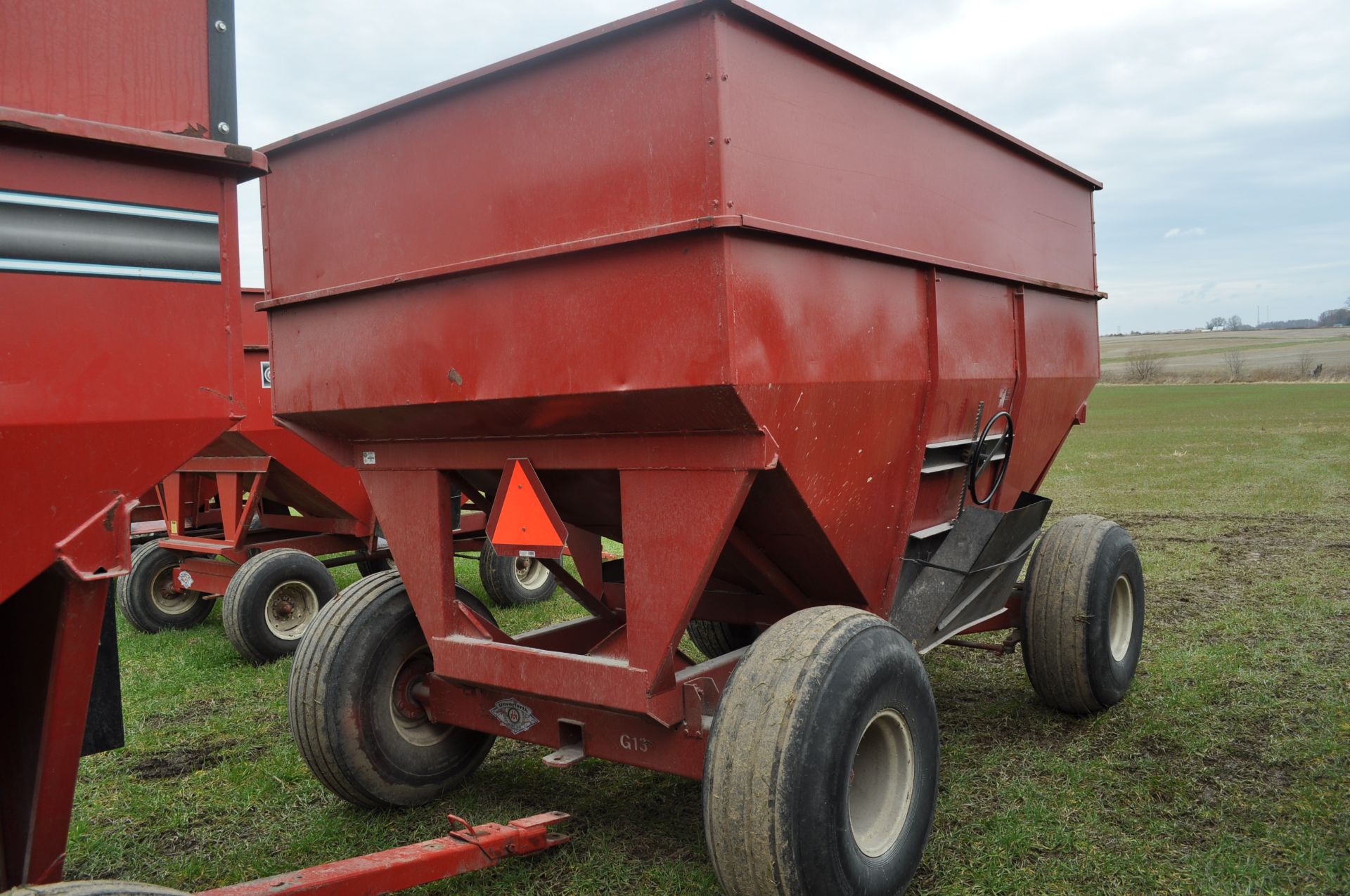 Unverferth 325 gravity bed wagon, 16.5 L 16 tires - Image 3 of 14