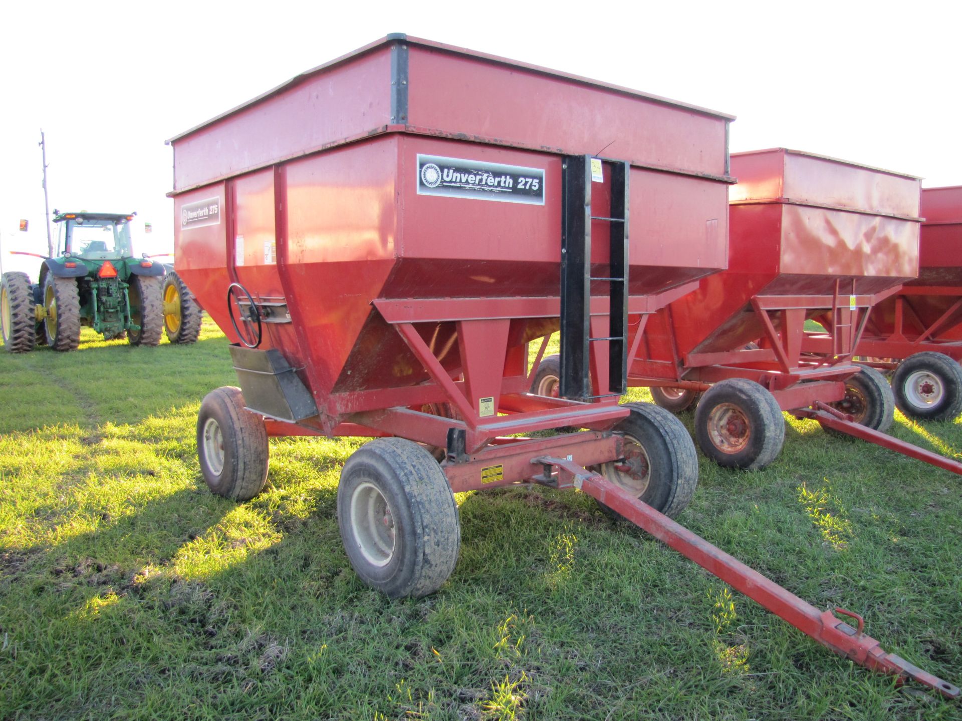 275 bushel Unverferth gravity bed wagon, 12.5 L 15 tires