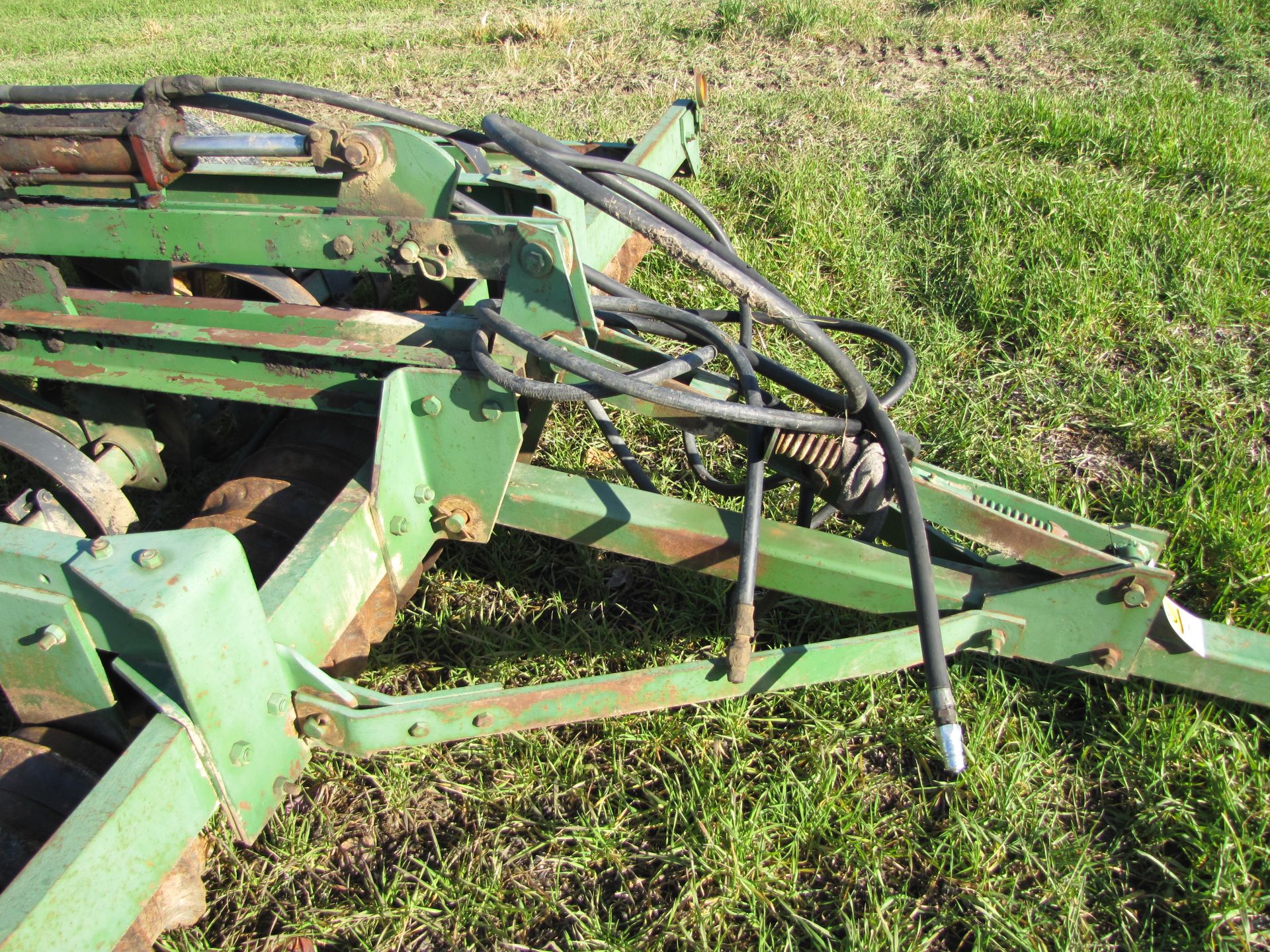 10’ John Deere 950 cultimulcher, rear hitch and hyd - Image 17 of 18