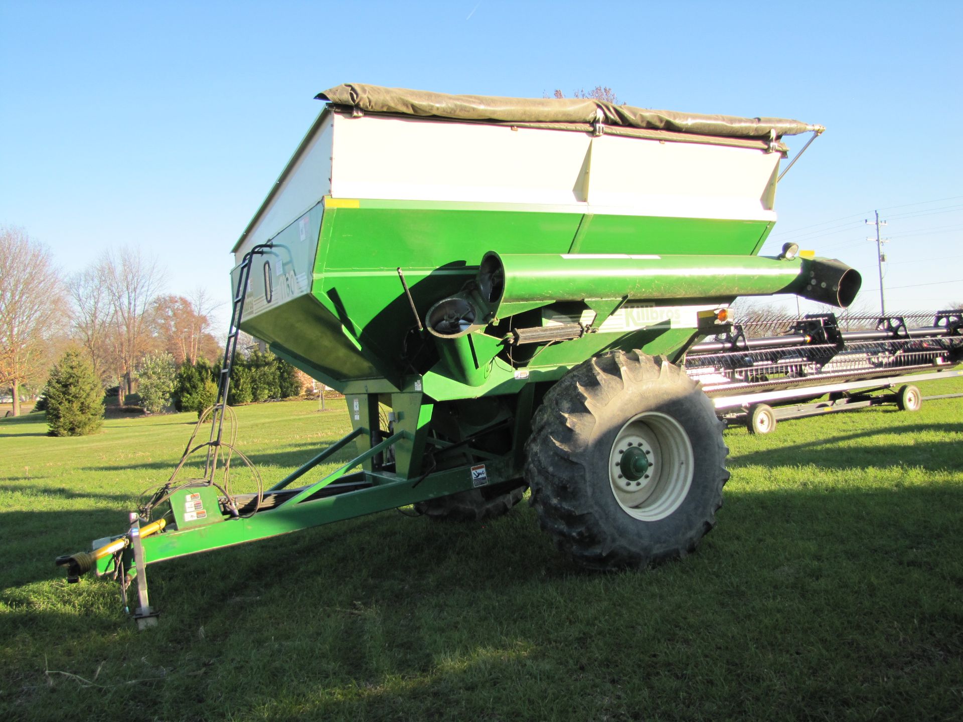 Killbros 1160 grain cart, corner auger, 24.5-32 tires, lights, scales, 1000 pto, roll tarp - Image 4 of 20