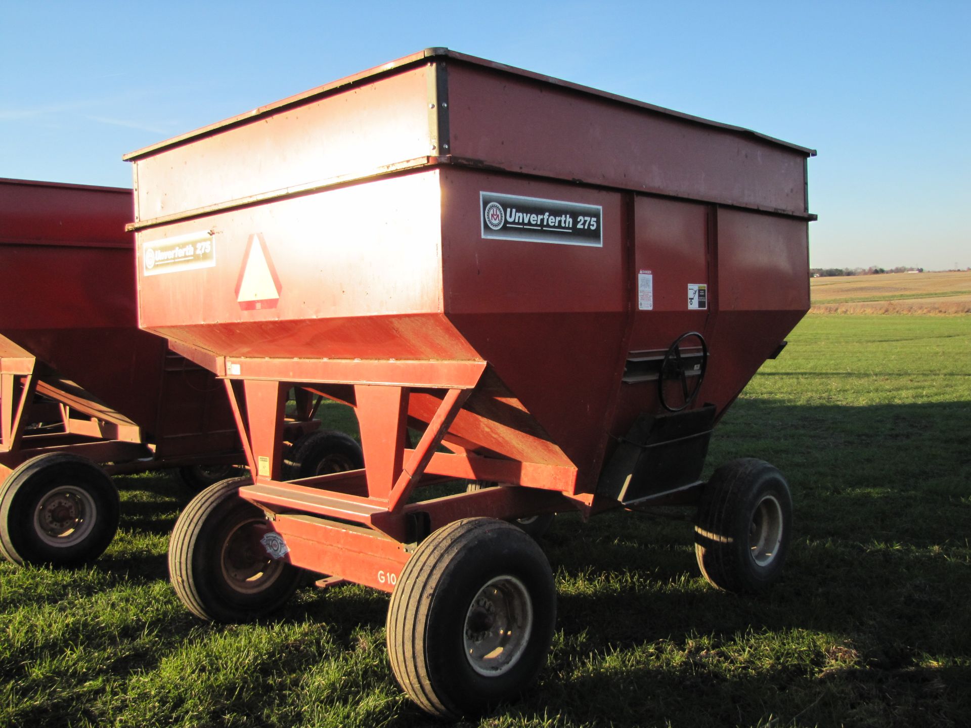 275 bushel Unverferth gravity bed wagon, 12.5 L 15 tires - Image 6 of 16